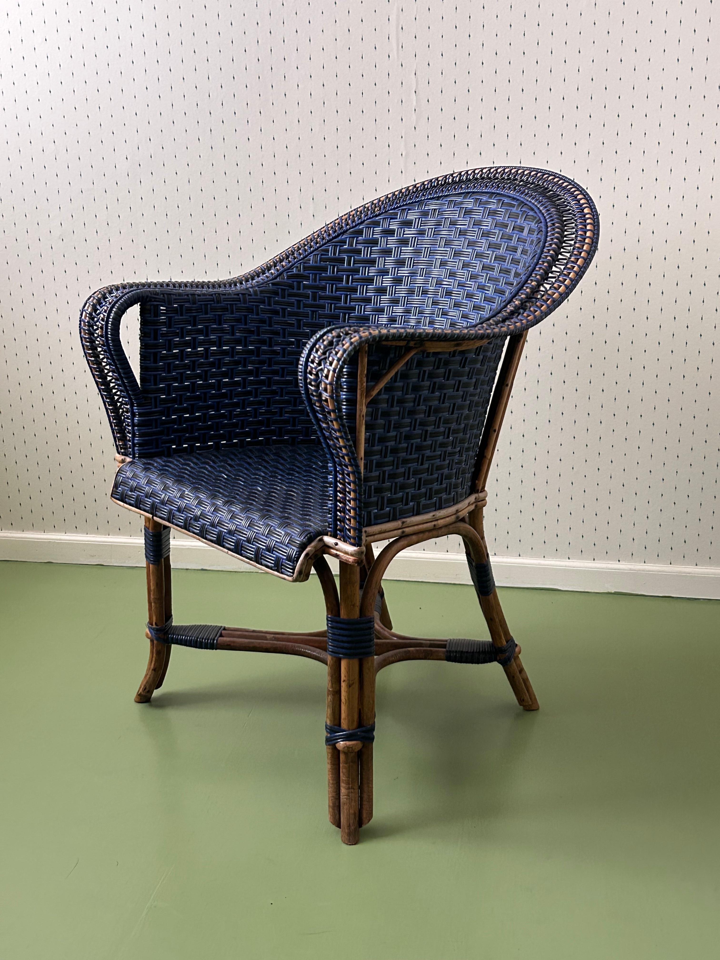 20ième siècle Chaise vintage en rotin noir et bleu, France, début du 20e siècle en vente