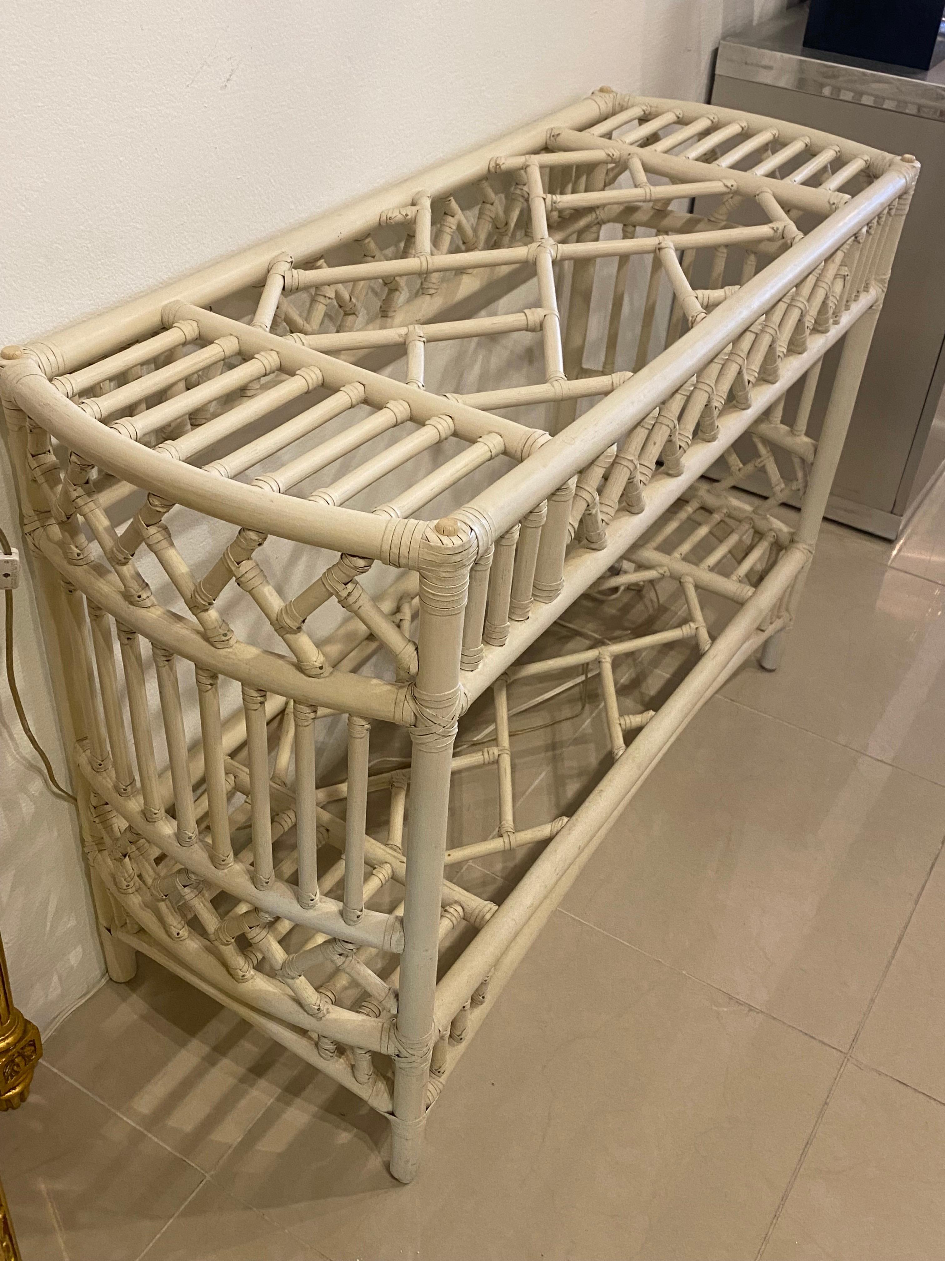 Vintage Rattan Chinese Chippendale Ficks Reed Console Table  In Good Condition For Sale In West Palm Beach, FL