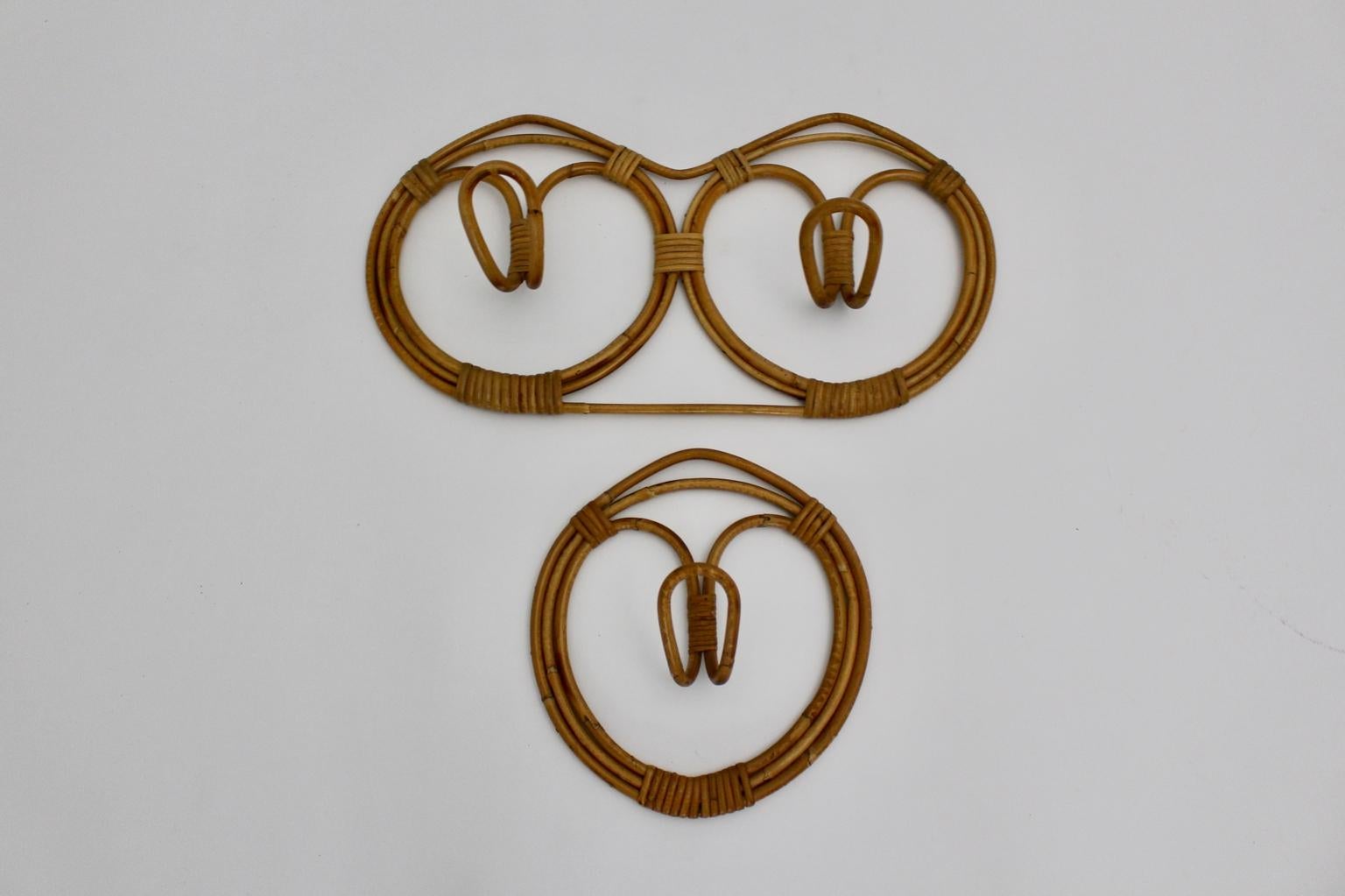 Vintage Brown Rattan Coat Hooks, Italy, 1960s In Good Condition In Vienna, AT