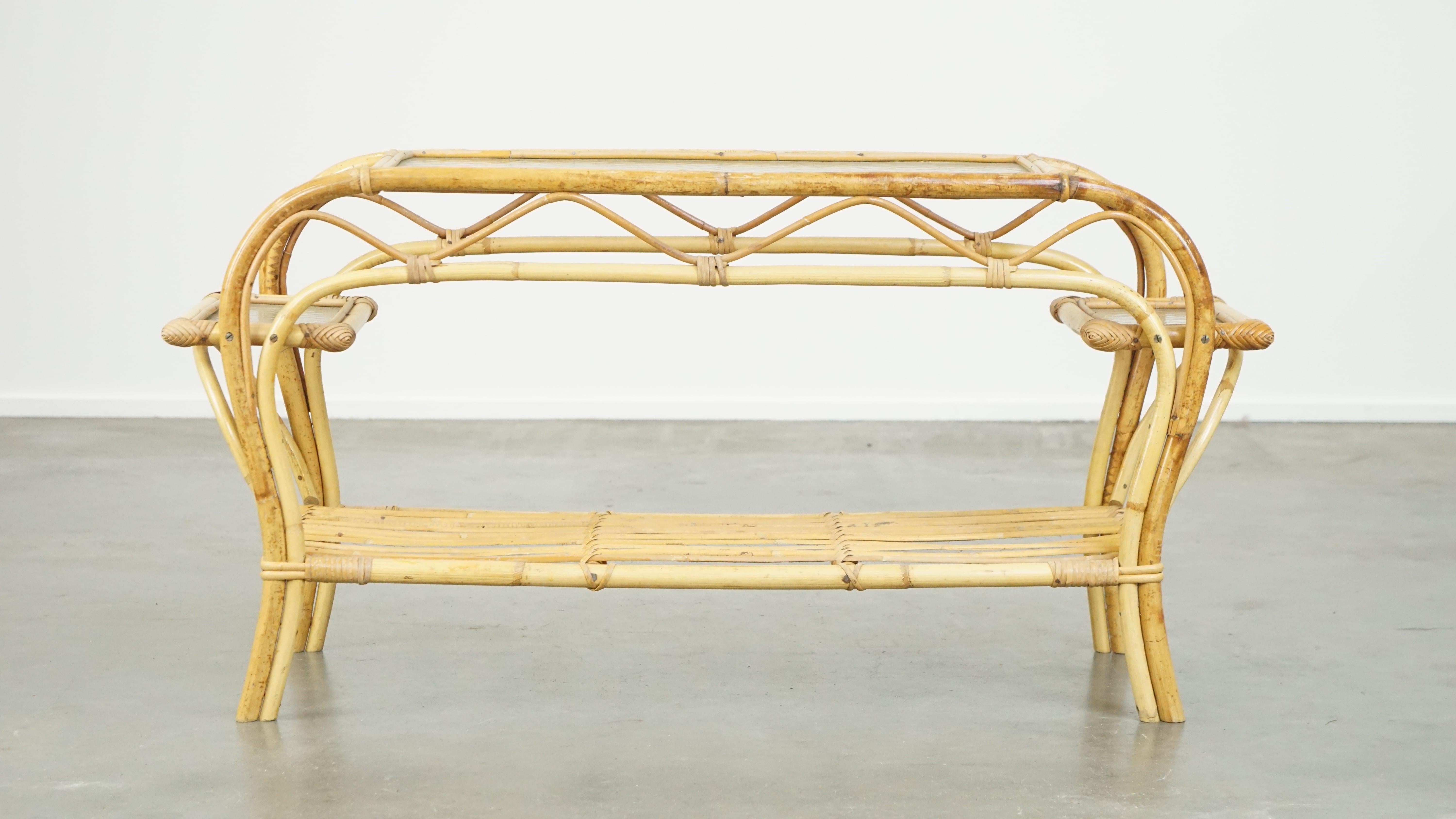 Fatto a mano Tavolino in rattan vintage di Rohé Noordwolde degli anni '50 in vendita