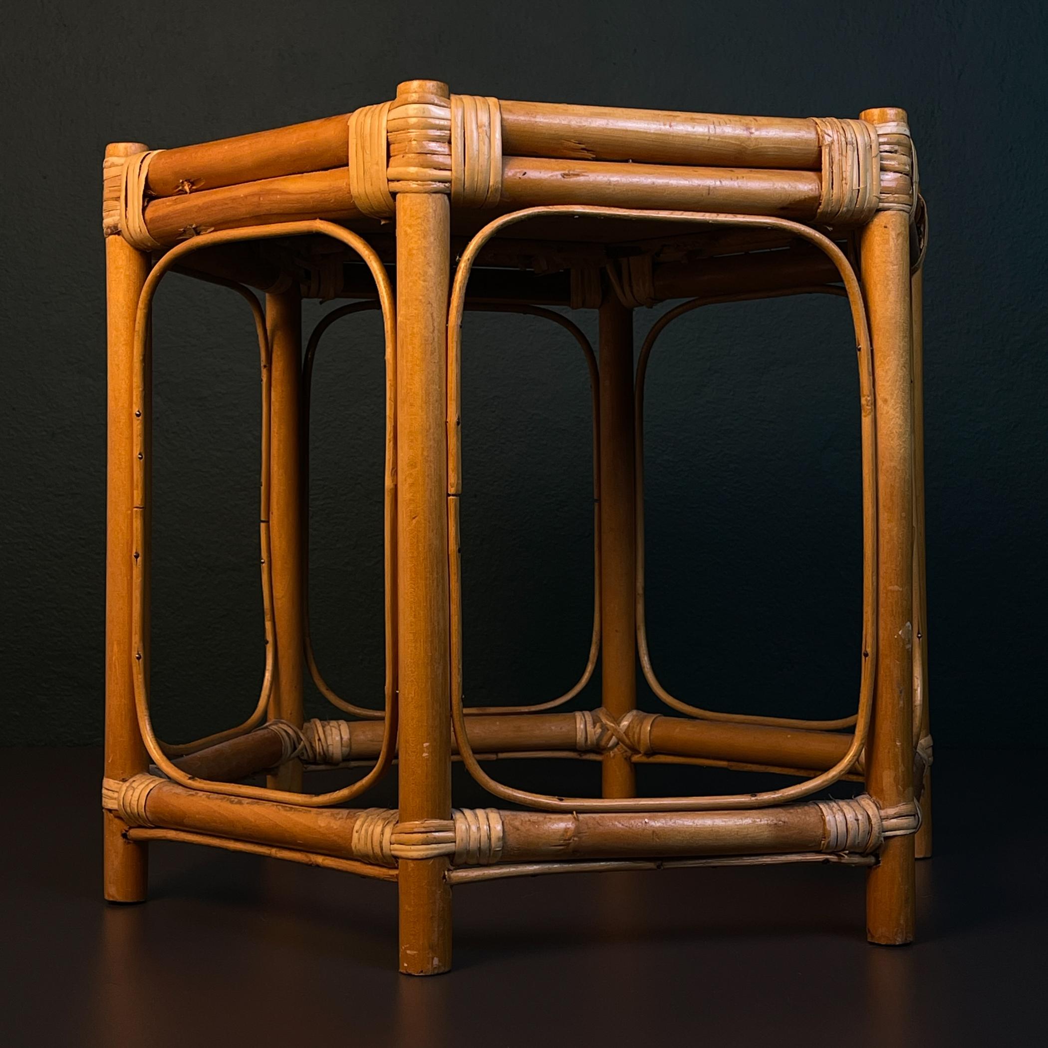 Table basse vintage en rotin, Italie, années 1960 en vente 4