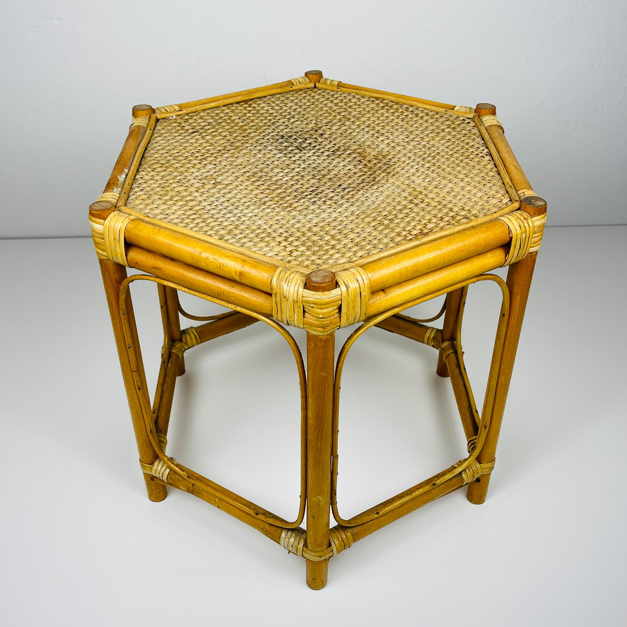 Table basse vintage en rotin, Italie, années 1960 en vente 6