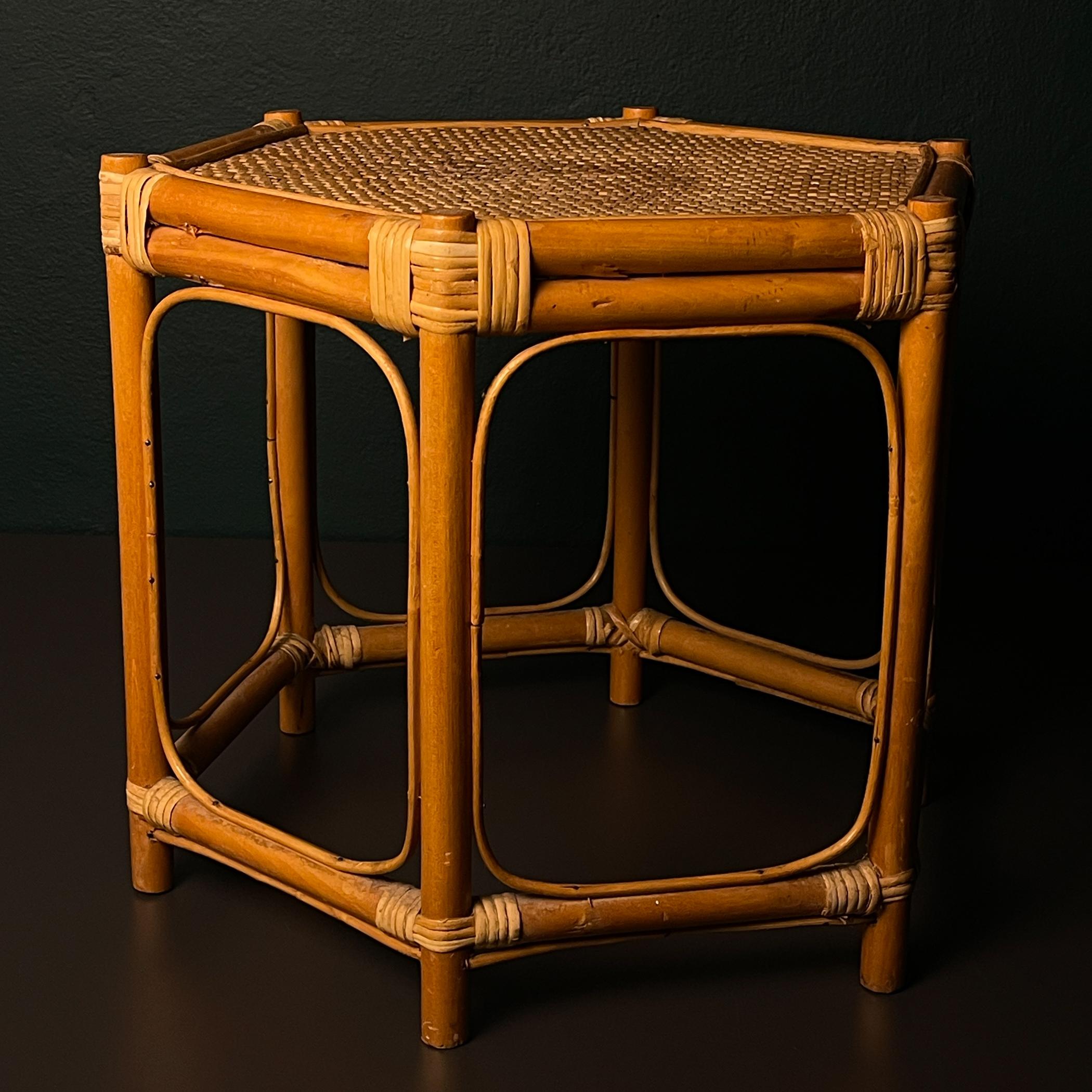 Table basse vintage en rotin, Italie, années 1960 en vente 7