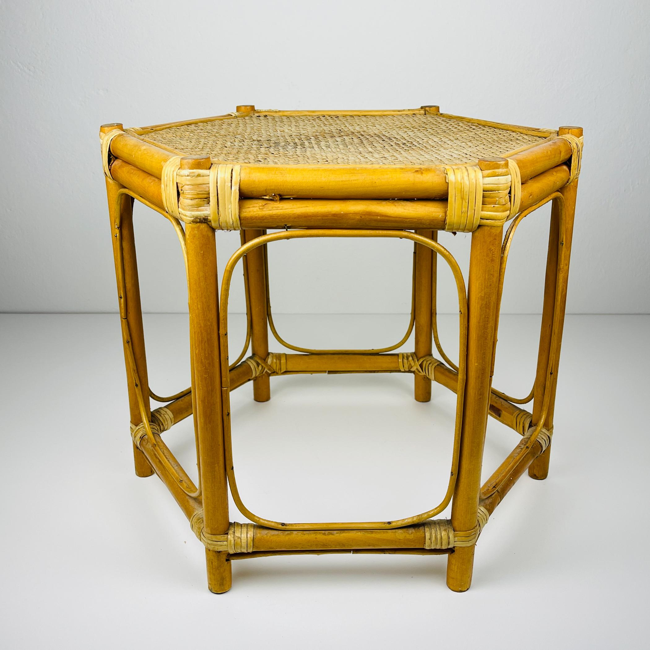 Table basse vintage en rotin, Italie, années 1960 en vente 2