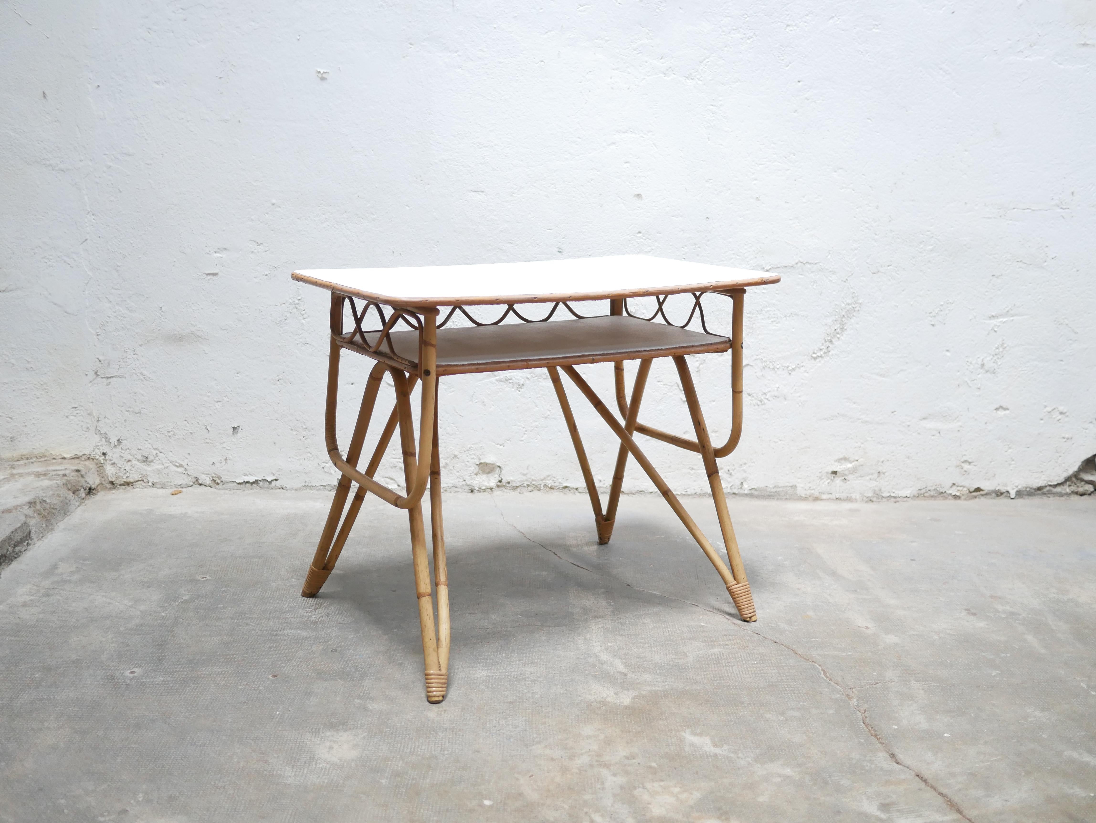 Scrivania in rattan vintage in vendita 5