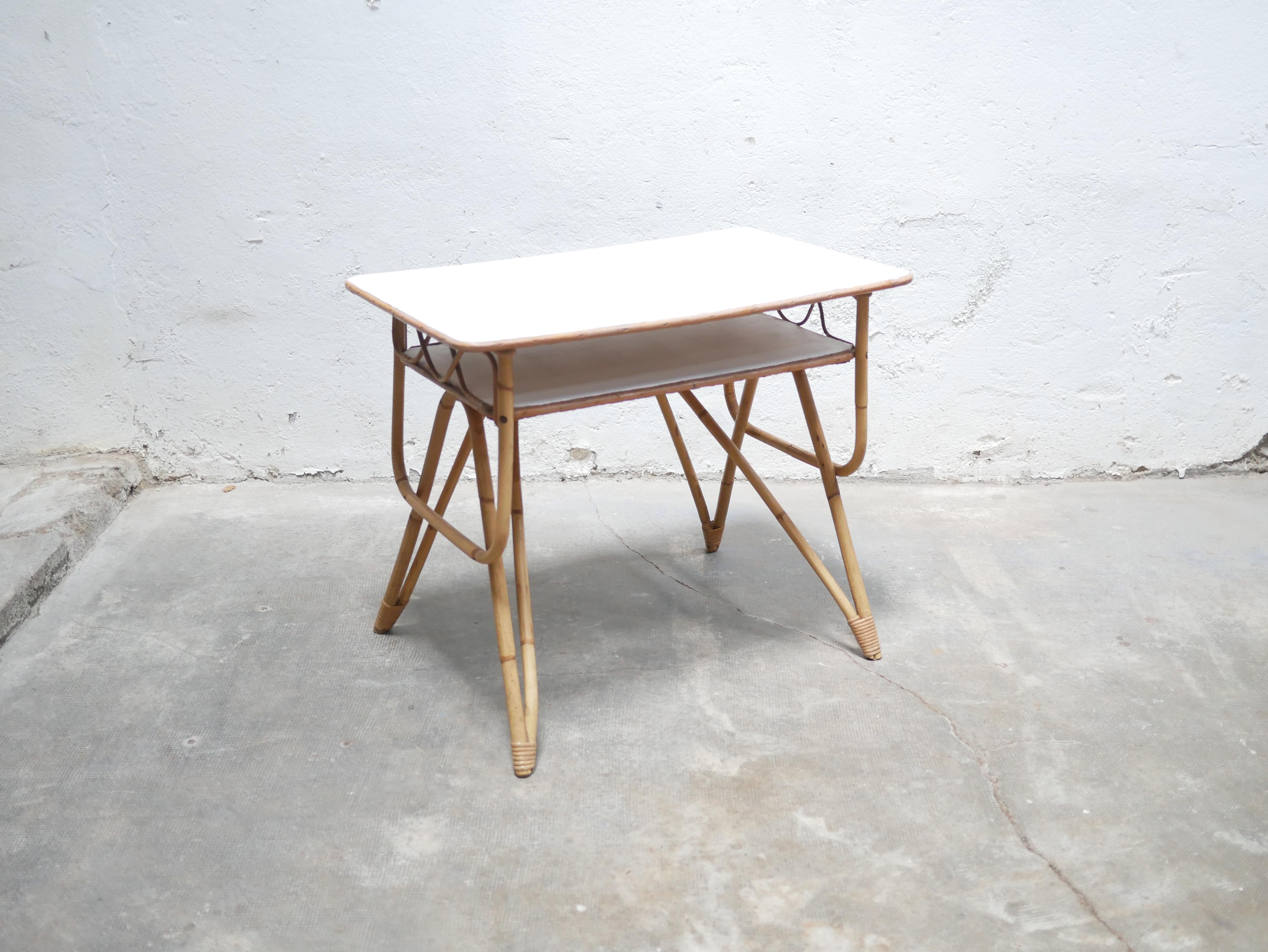 Scrivania in rattan vintage in vendita 7