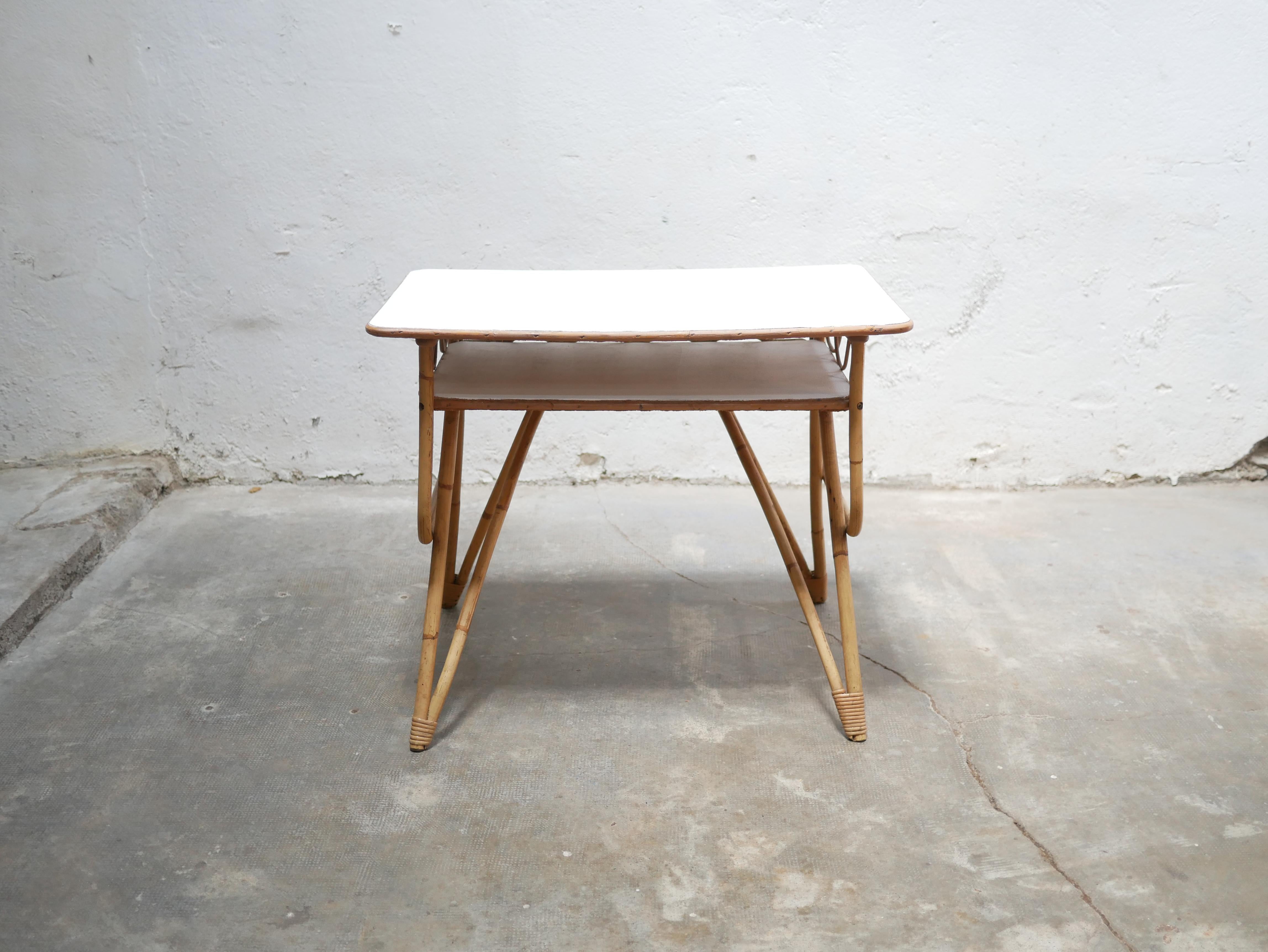 XX secolo Scrivania in rattan vintage in vendita