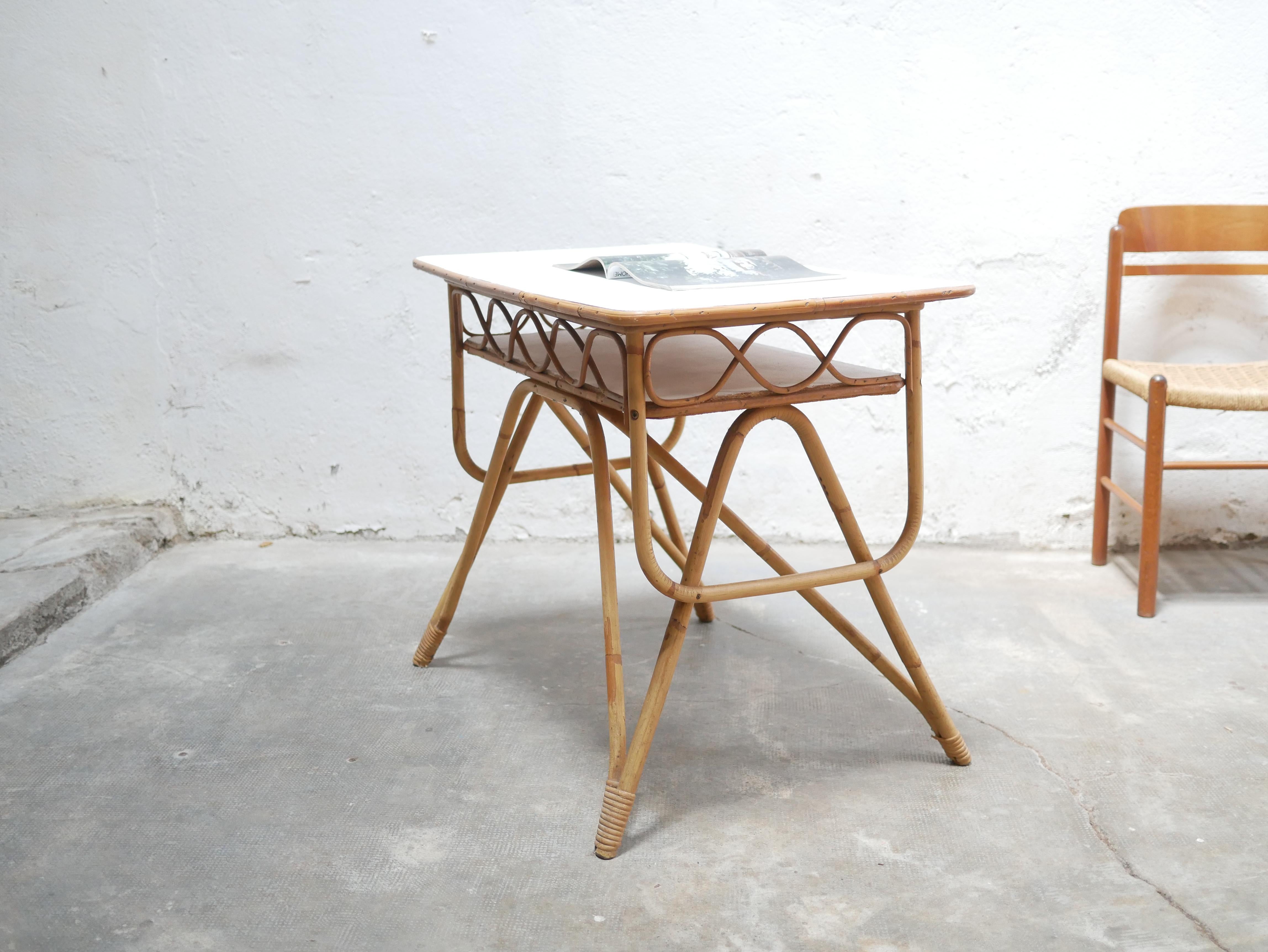 Rattan Scrivania in rattan vintage in vendita