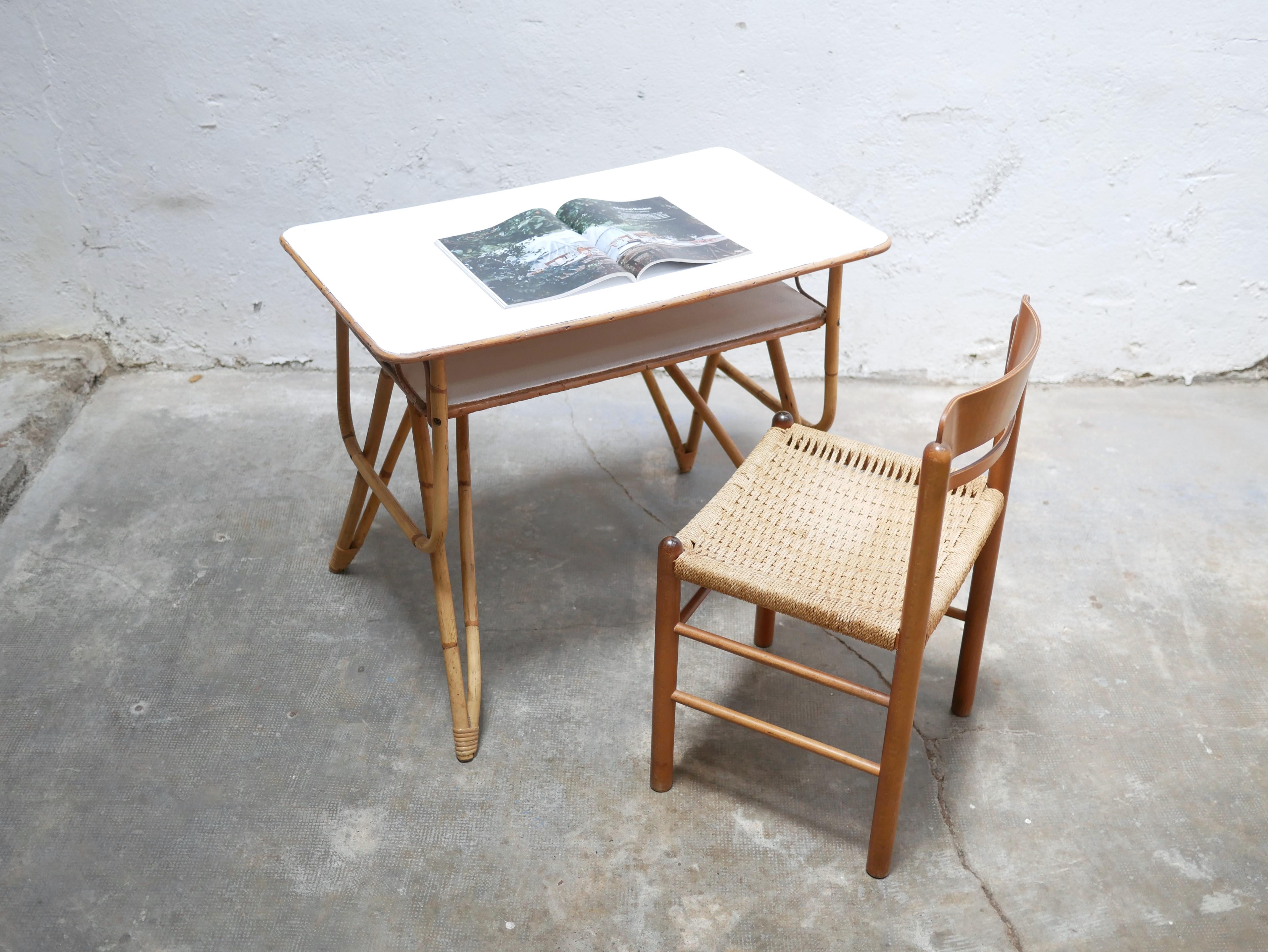 Scrivania in rattan vintage in vendita 2
