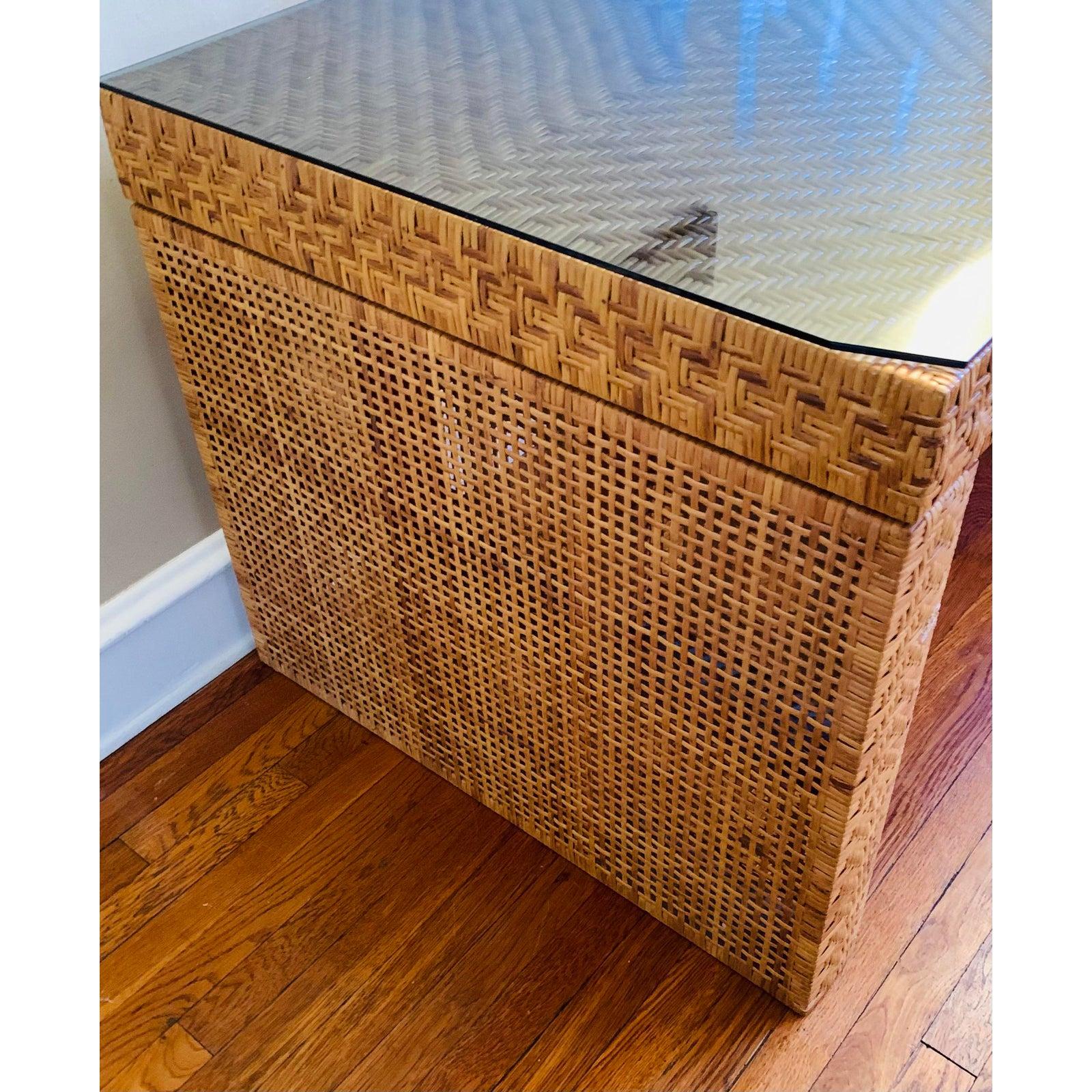 Vintage Rattan Desk in the Style of Danny Ho Fong In Good Condition In Philadelphia, PA