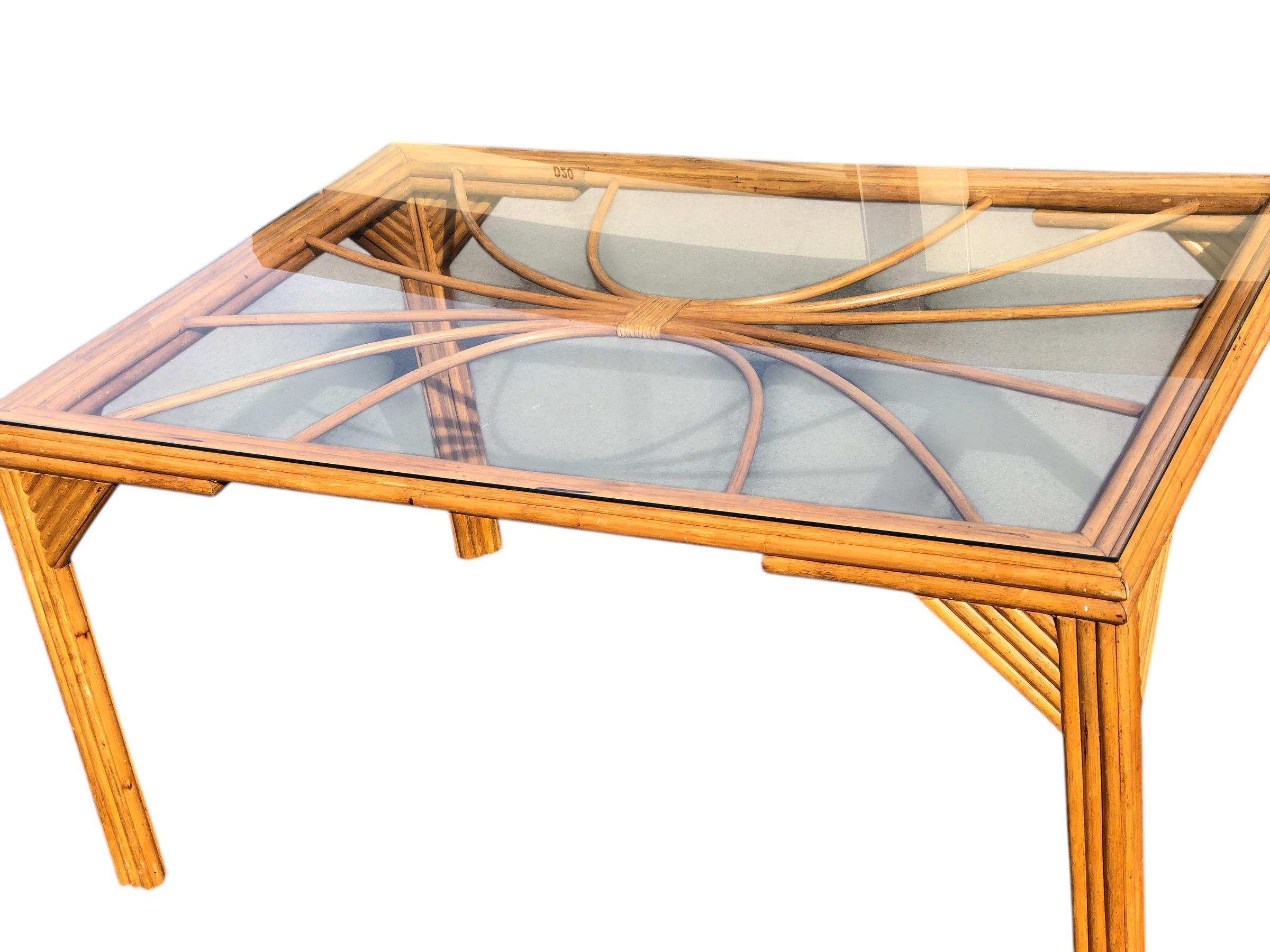 Set da pranzo in rattan d'epoca con sei sedie attribuito a McGuire in vendita 4