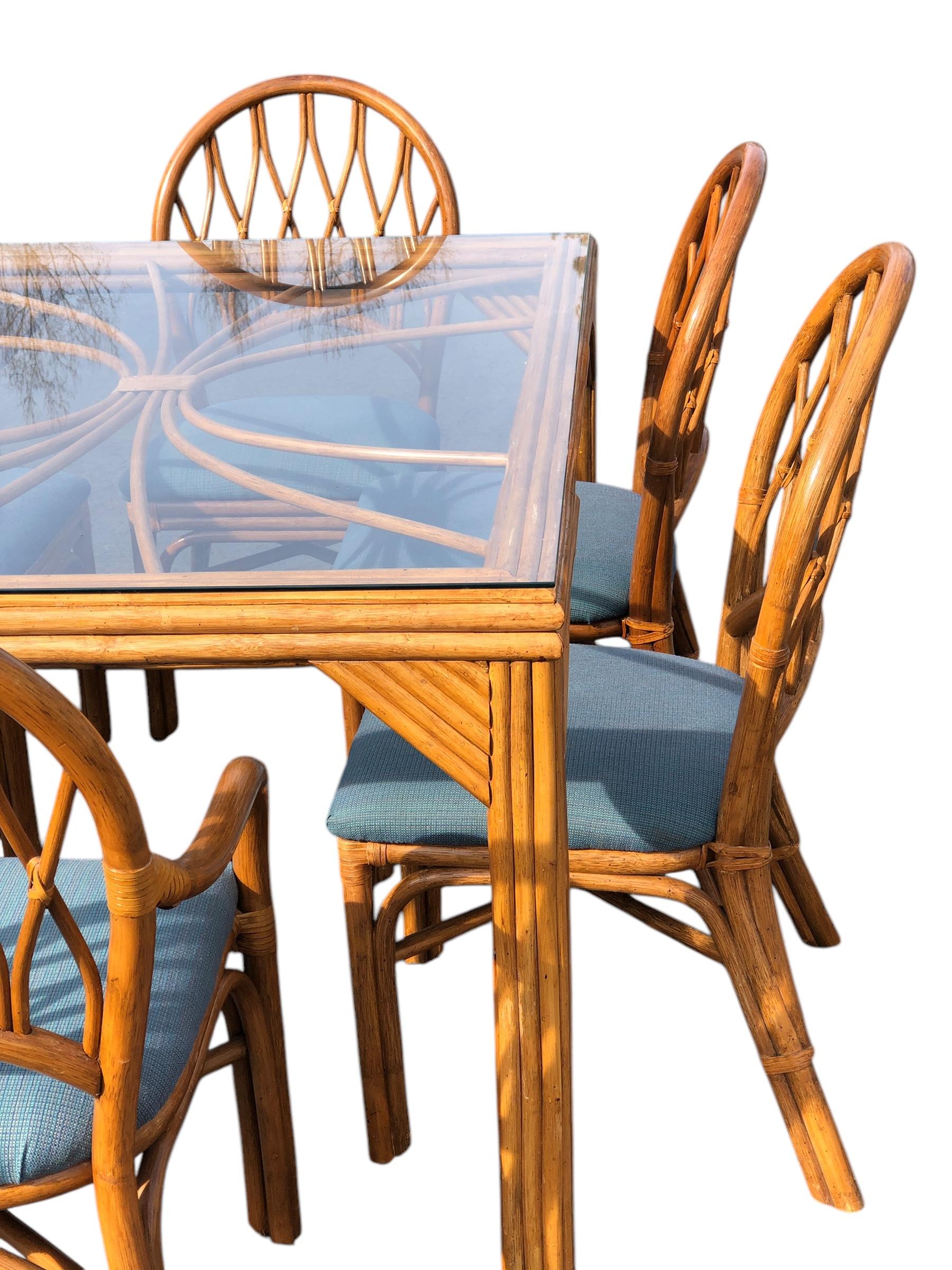 Filippino Set da pranzo in rattan d'epoca con sei sedie attribuito a McGuire in vendita
