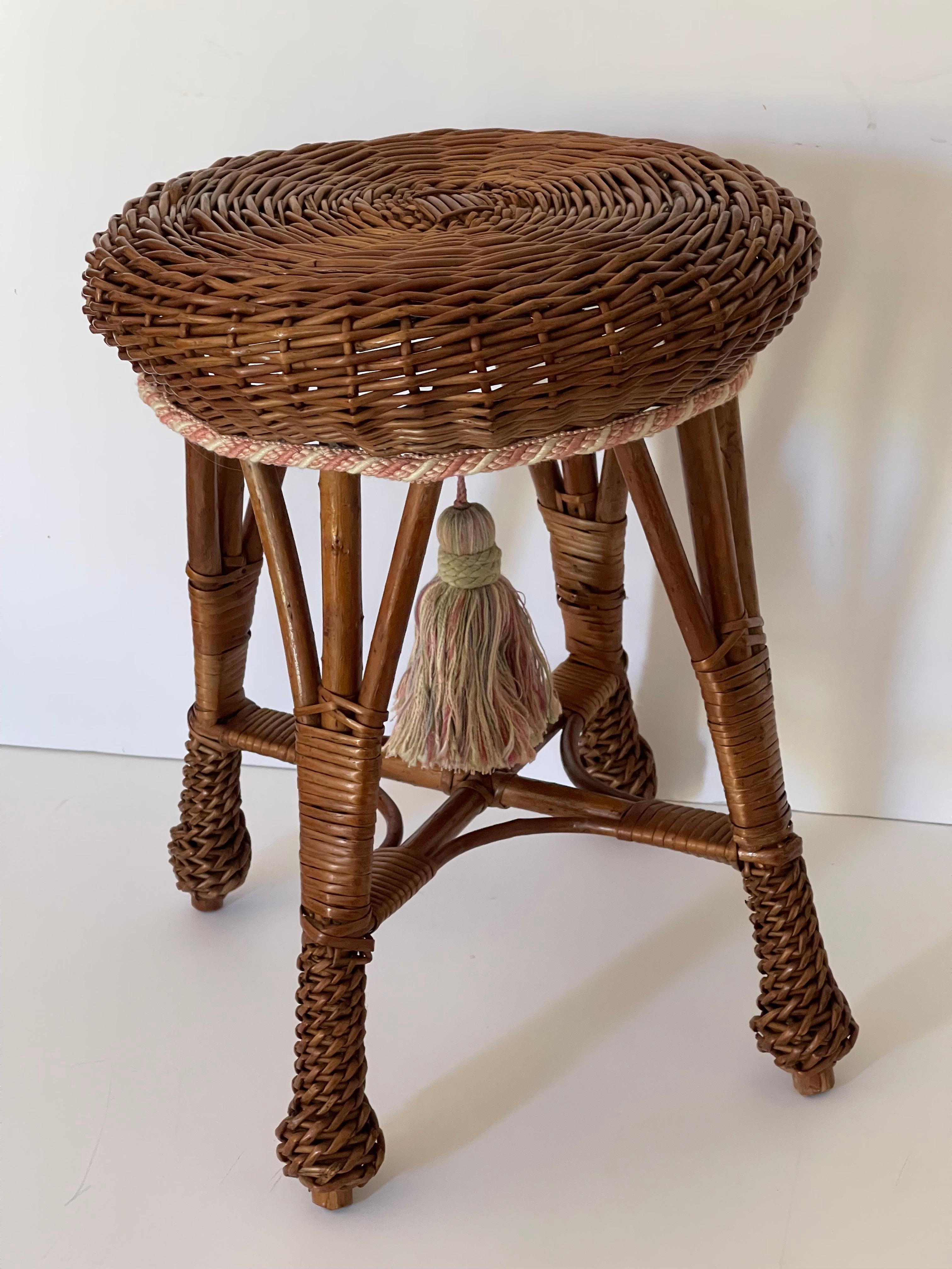 Sgabello o supporto per piante in rattan intrecciato a mano vintage In condizioni buone in vendita a Boca Raton, FL