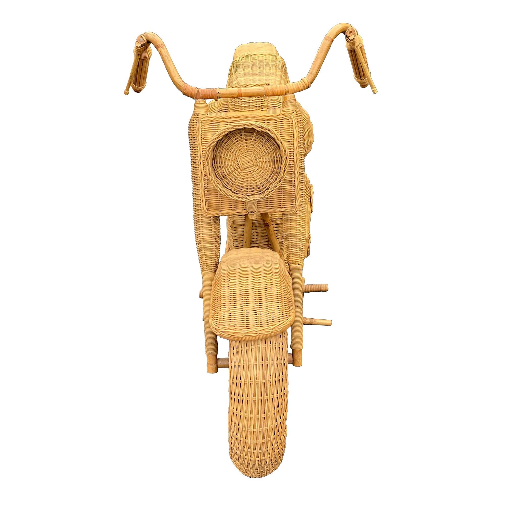Regency Scultura in rattan d'epoca a grandezza naturale di Harley Davidson, vimini, bambù e litorale in vendita