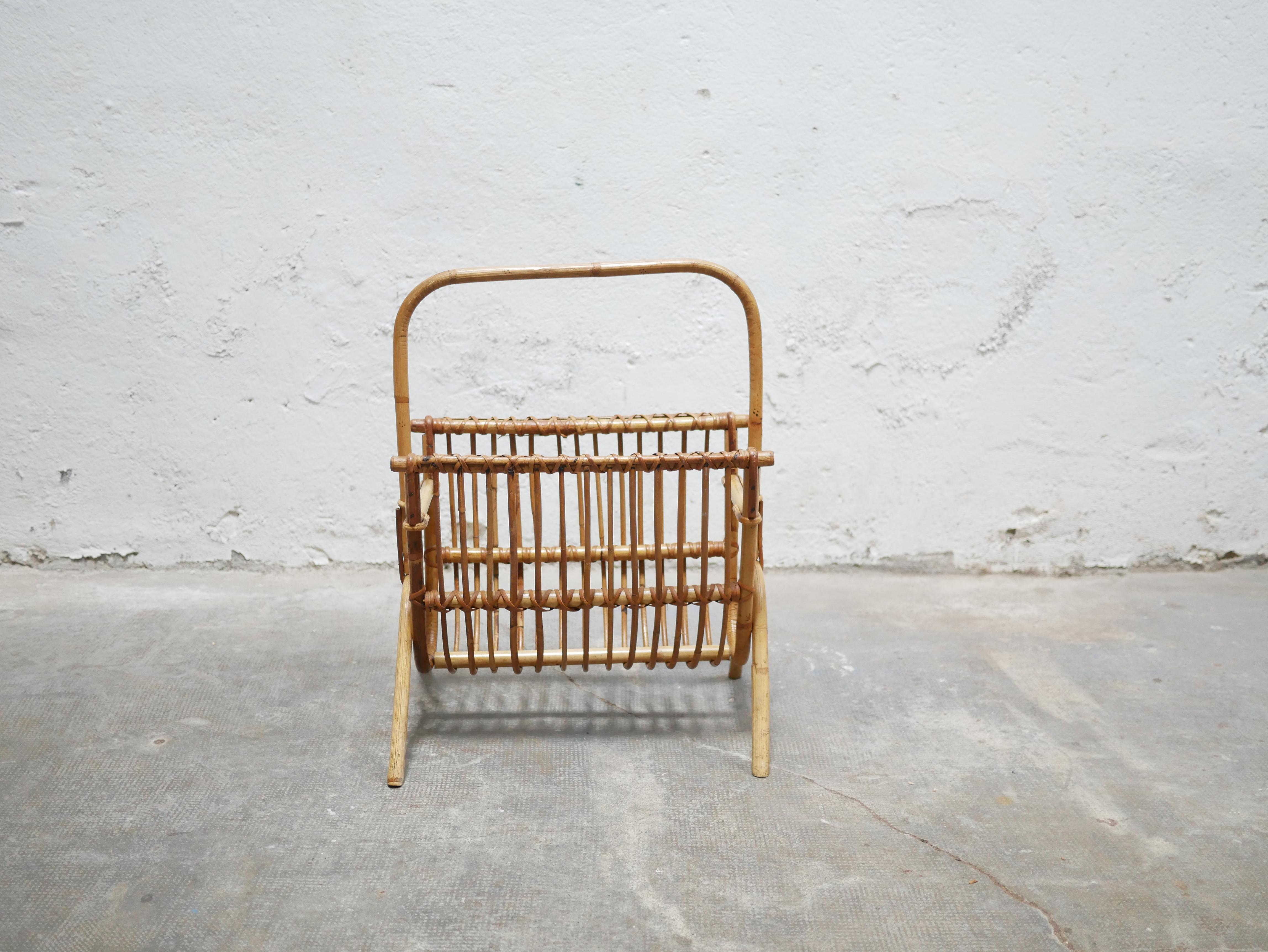20th Century Vintage rattan magazine rack For Sale