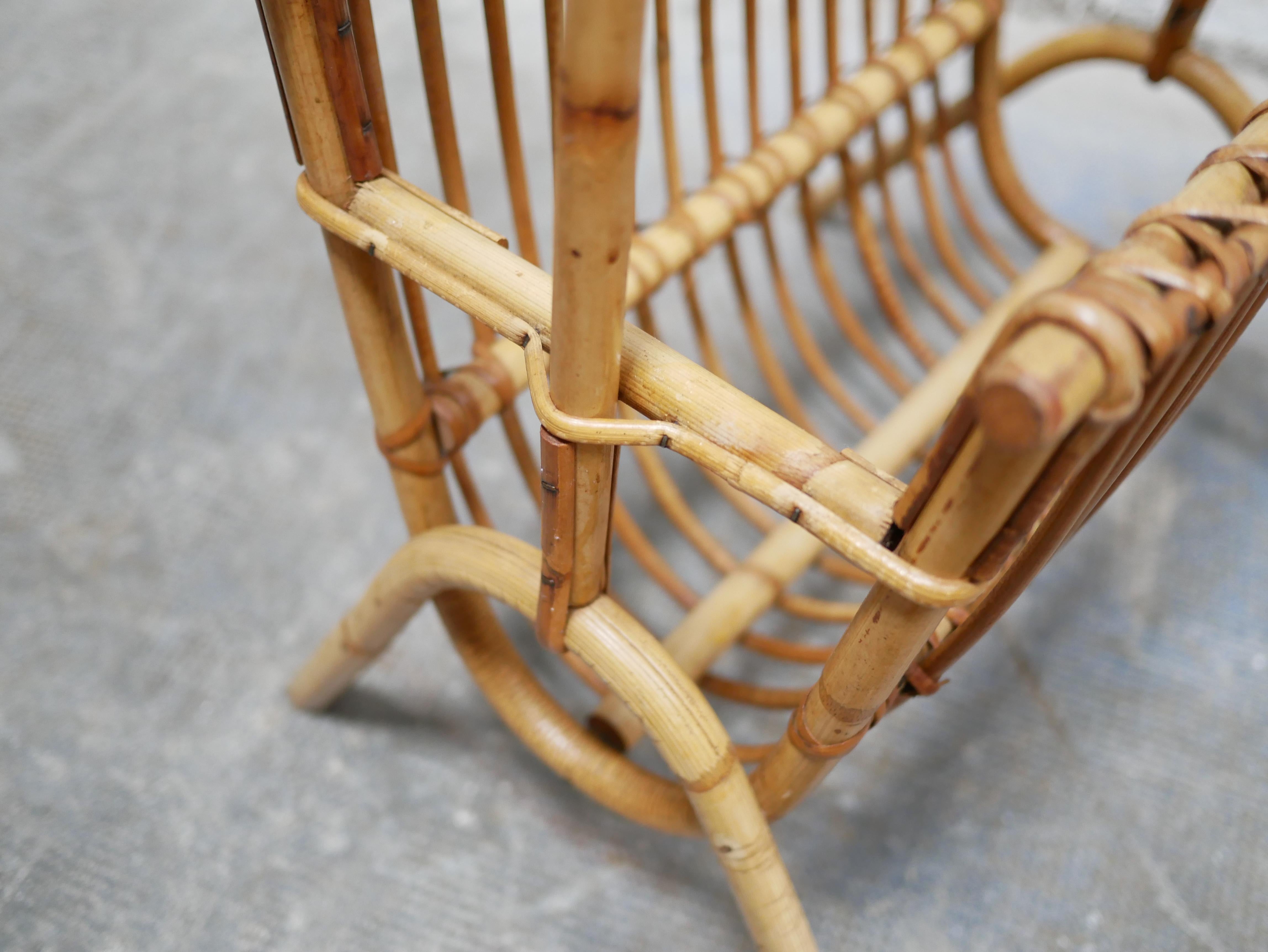 Vintage rattan magazine rack For Sale 1