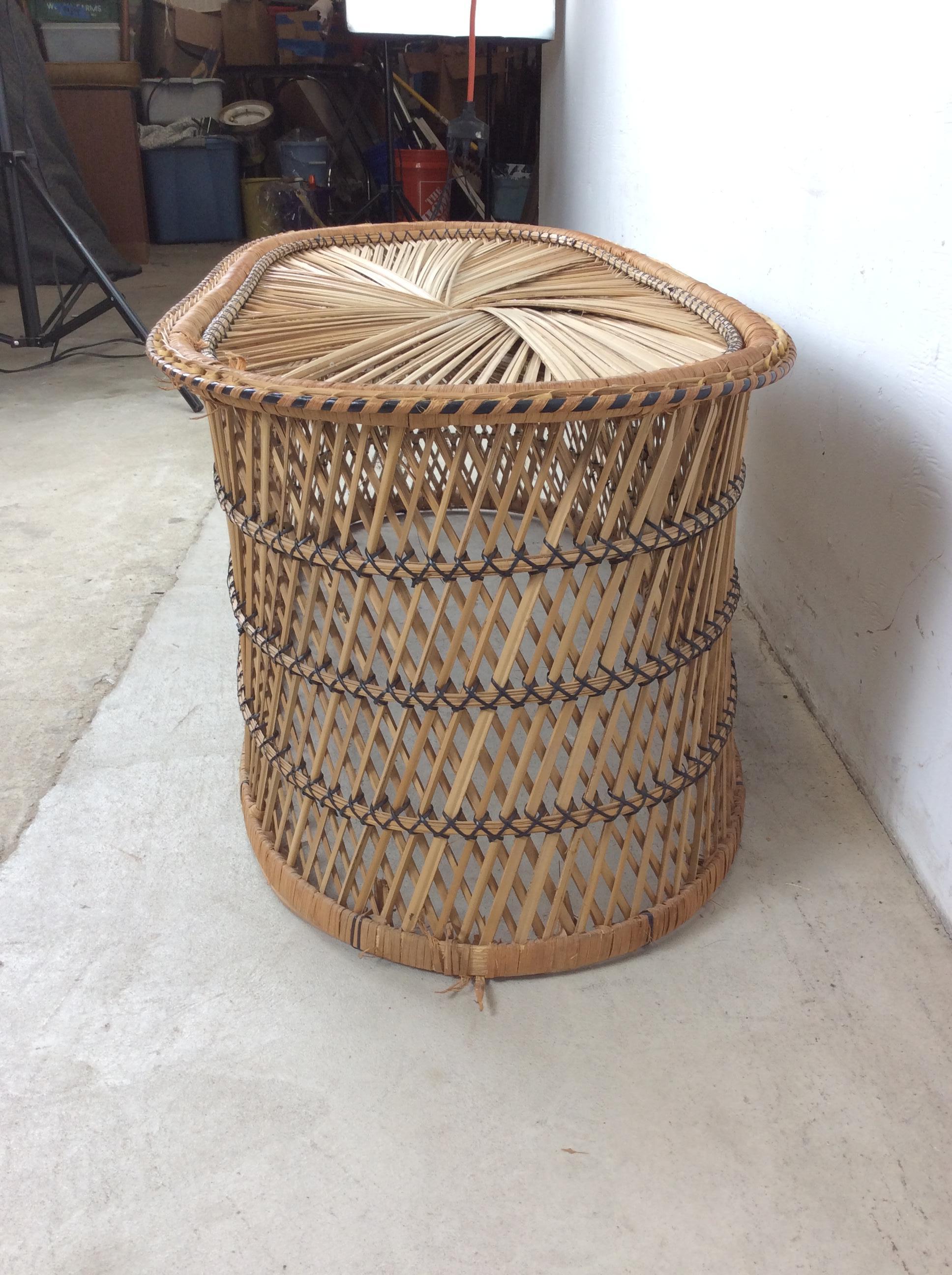 Thaïlandais Table basse ovale en rotin vintage en vente