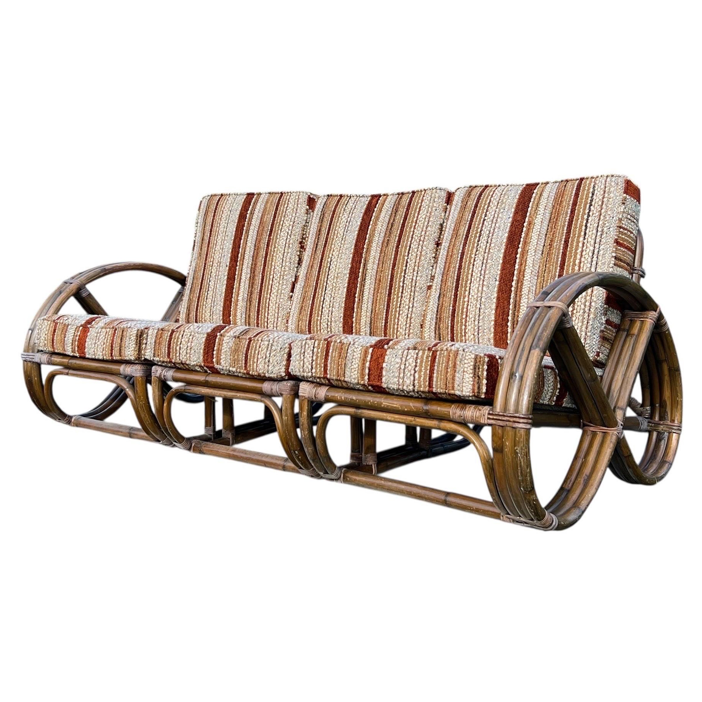 Vintage Rattan Paul Frankl Style Pretzel Sofa im Angebot