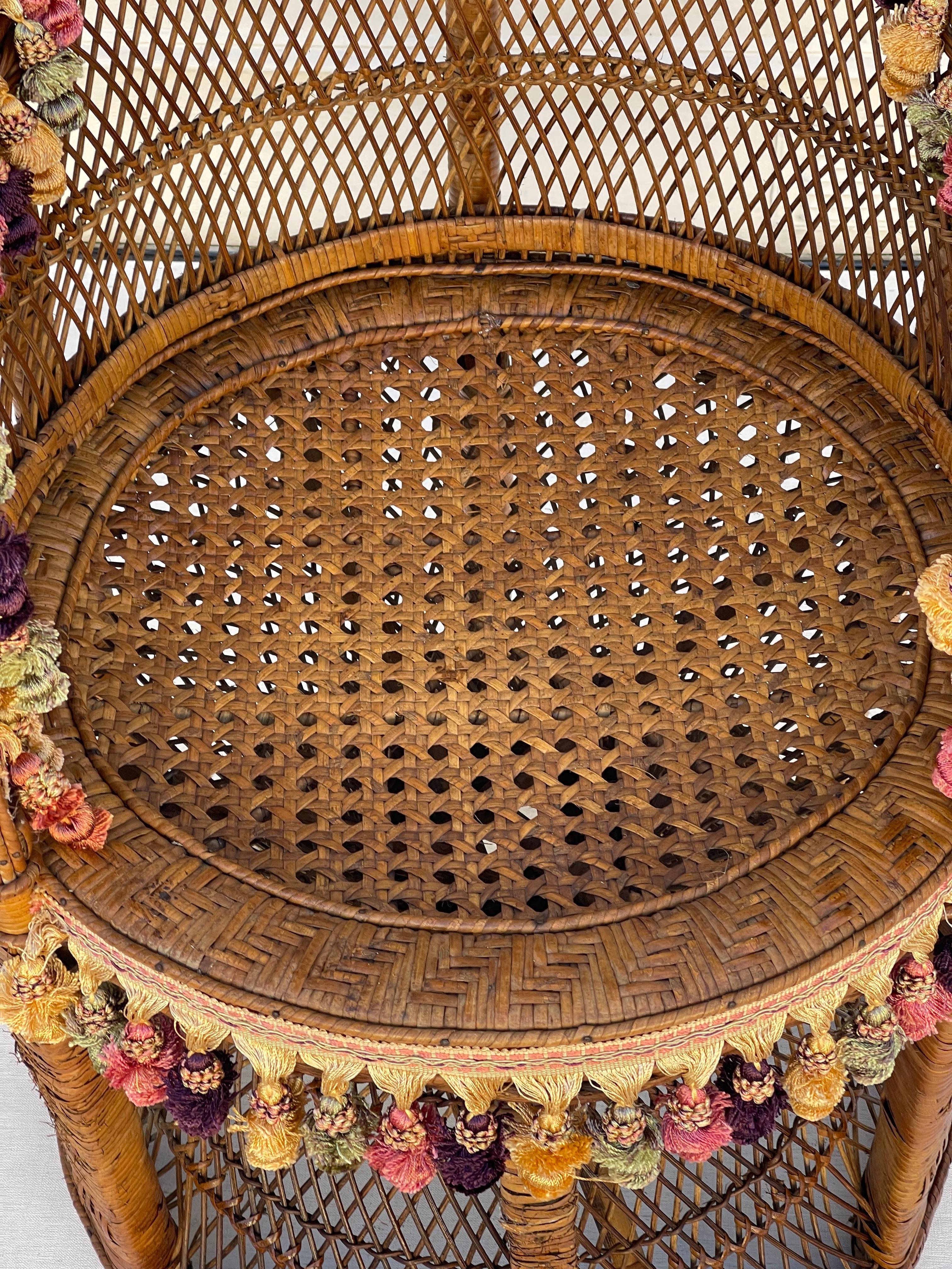 Vintage Rattan Pfau Sessel mit Fransen und Samt Kissen im Angebot 6