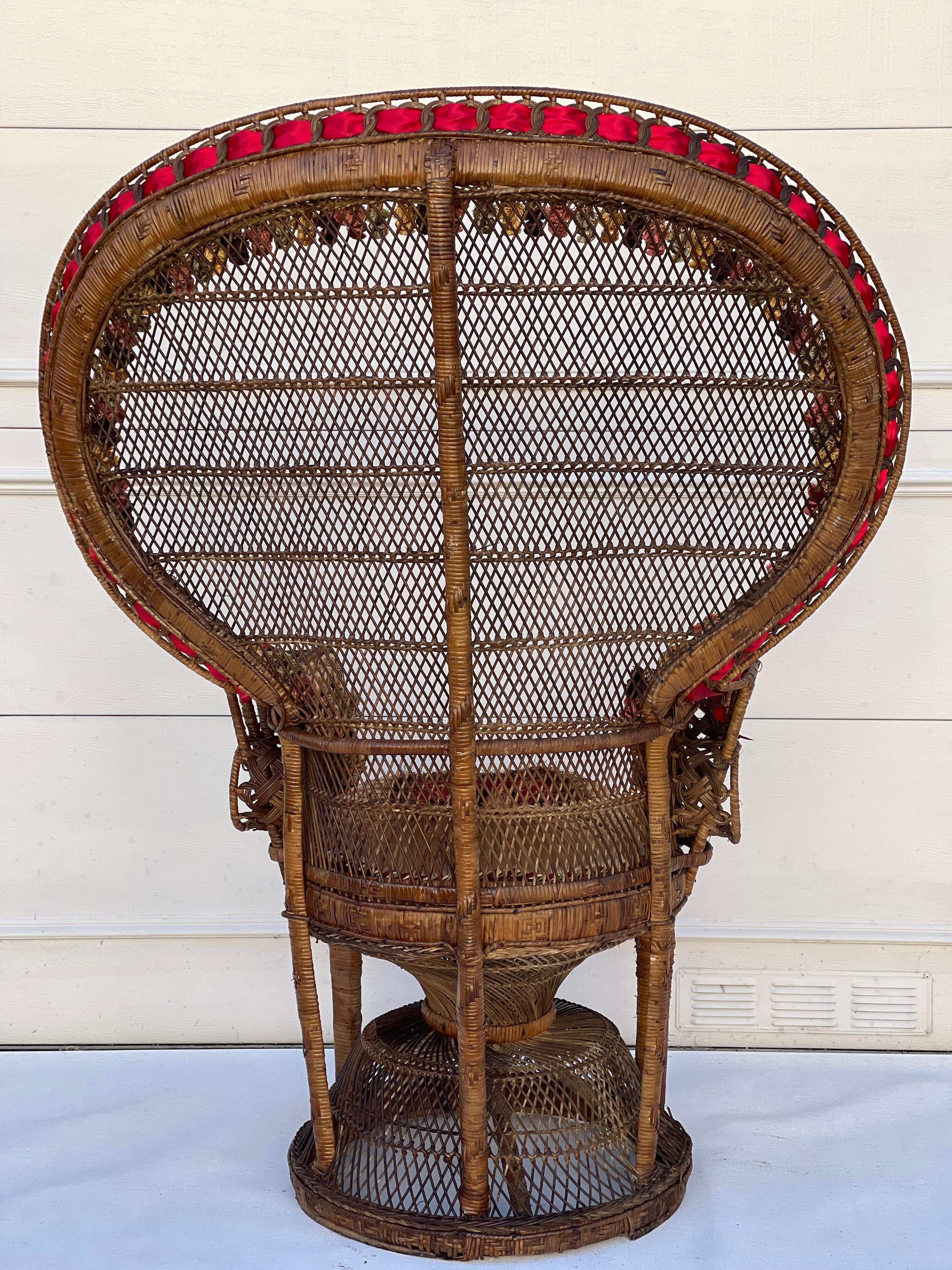 Vintage Rattan Pfau Sessel mit Fransen und Samt Kissen im Angebot 2