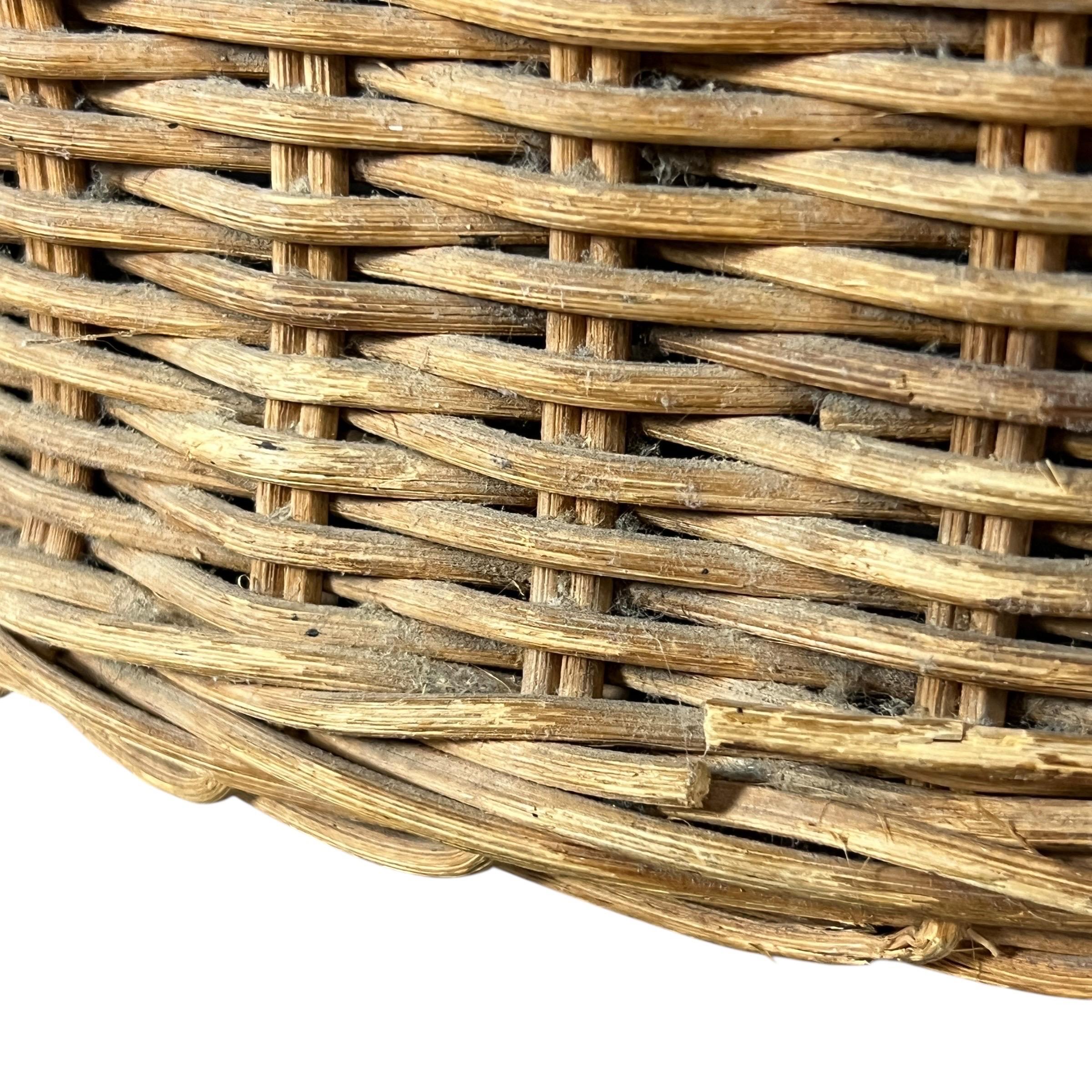 Vintage Rattan Pod Lounge Chair in the Style of Eero Aarnio For Sale 5