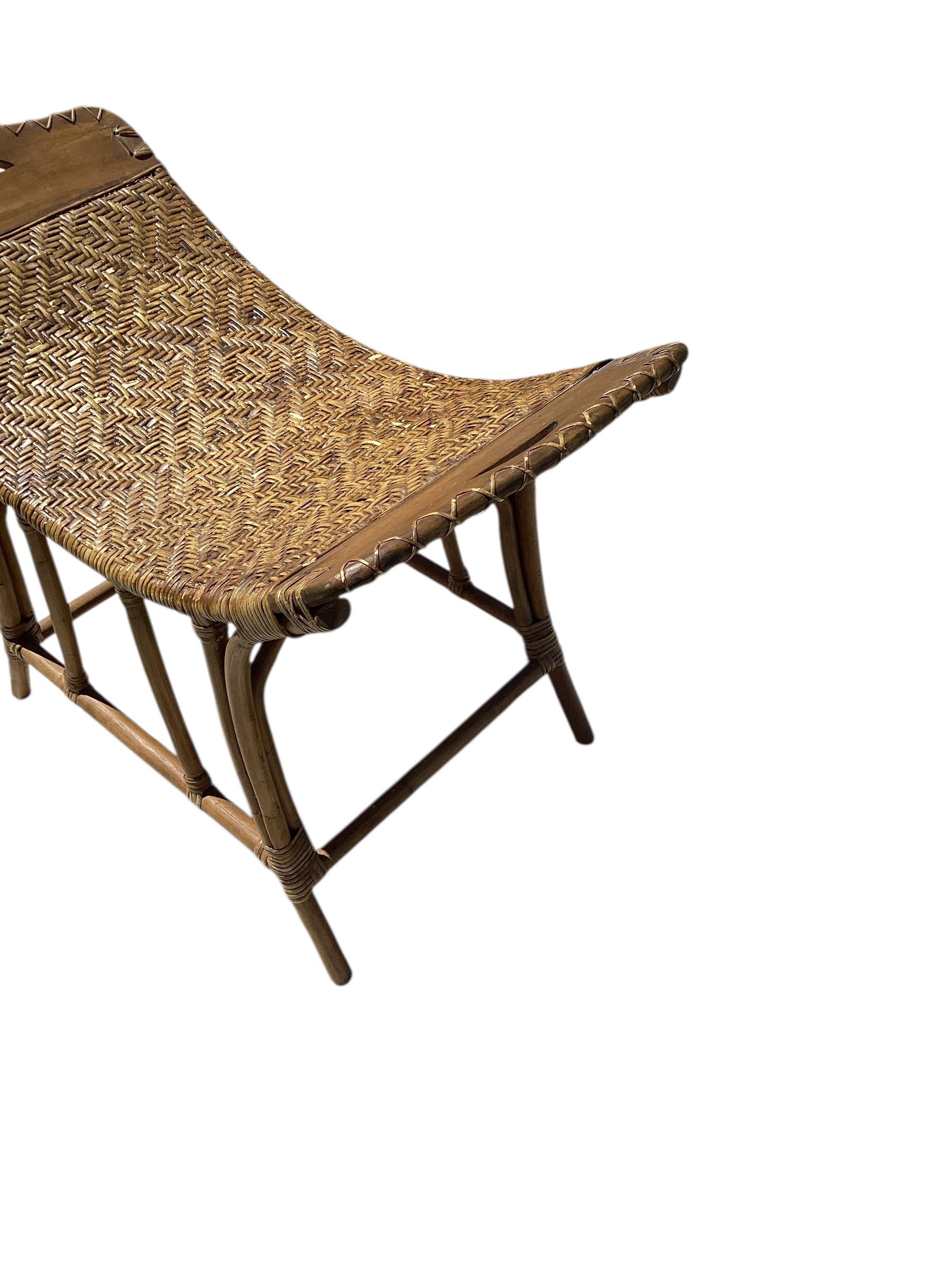 Hong Kong Banc vintage en rotin en vente