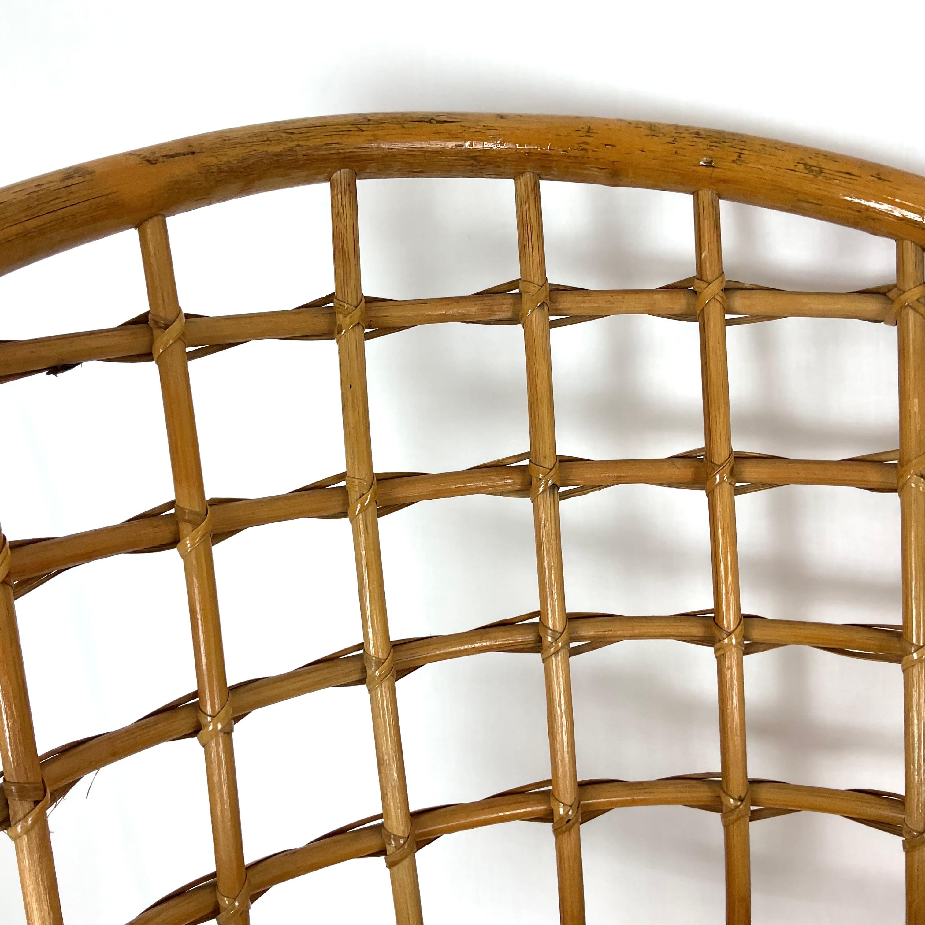 Vintage Rattan Swivel Bar Stools Set of 2 In Good Condition For Sale In West Palm Beach, FL