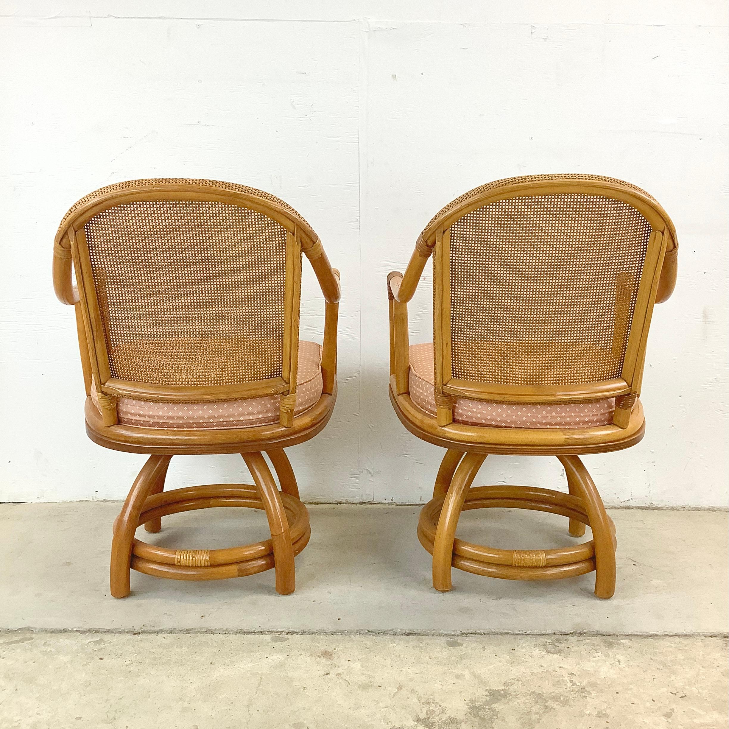 Vintage Rattan Swivel Chairs after Ficks Reed- set 4 In Good Condition For Sale In Trenton, NJ