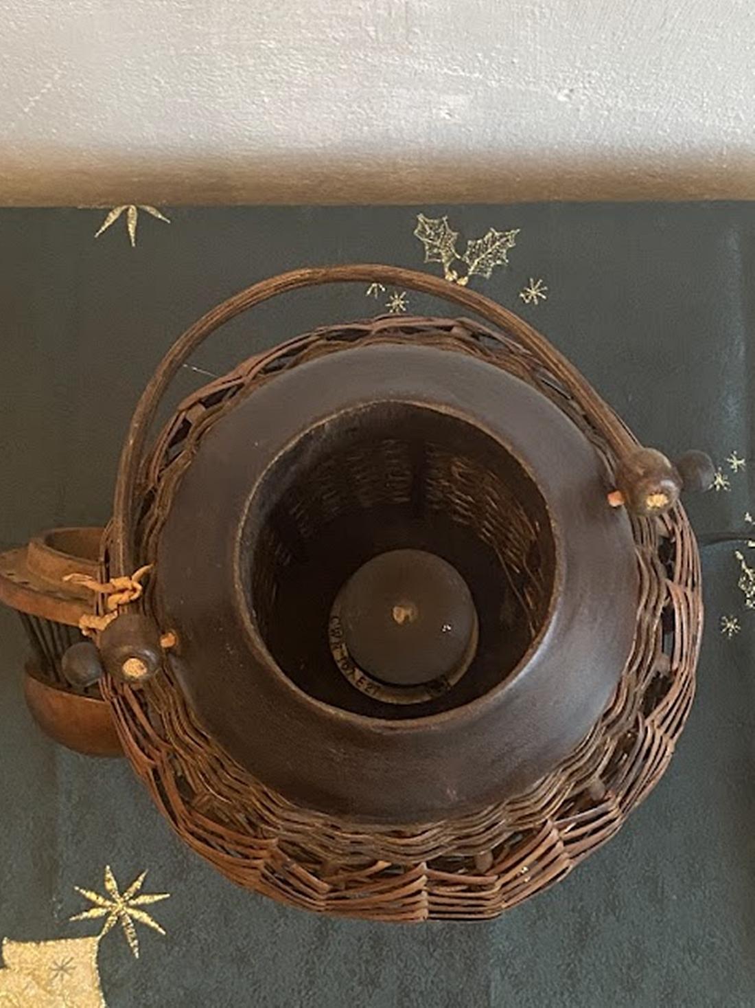 Lámpara de mesa vintage de ratán Circa años 80 finales del siglo XX en venta