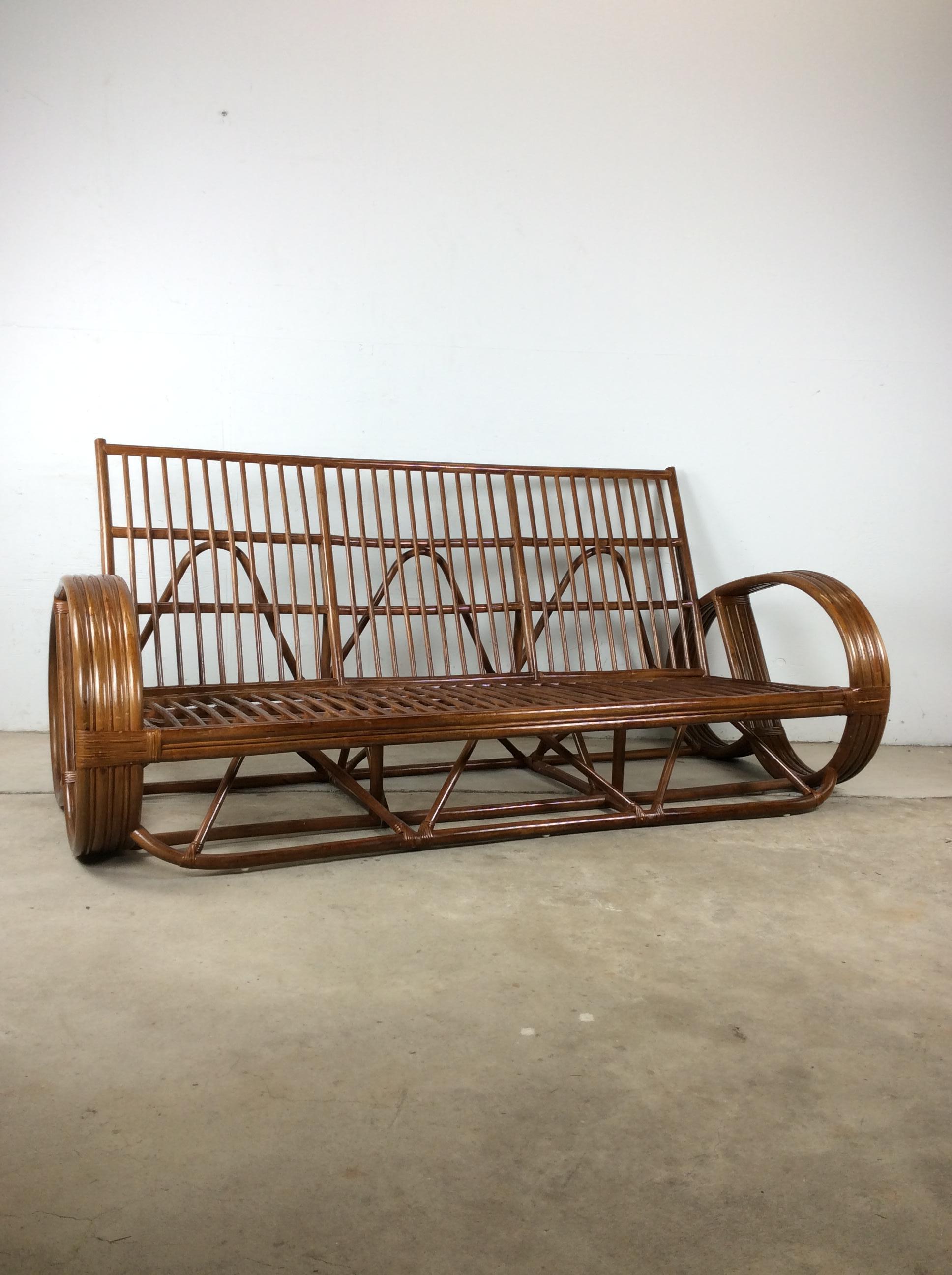 Canapé trois places en rotin vintage avec structure en vente 12