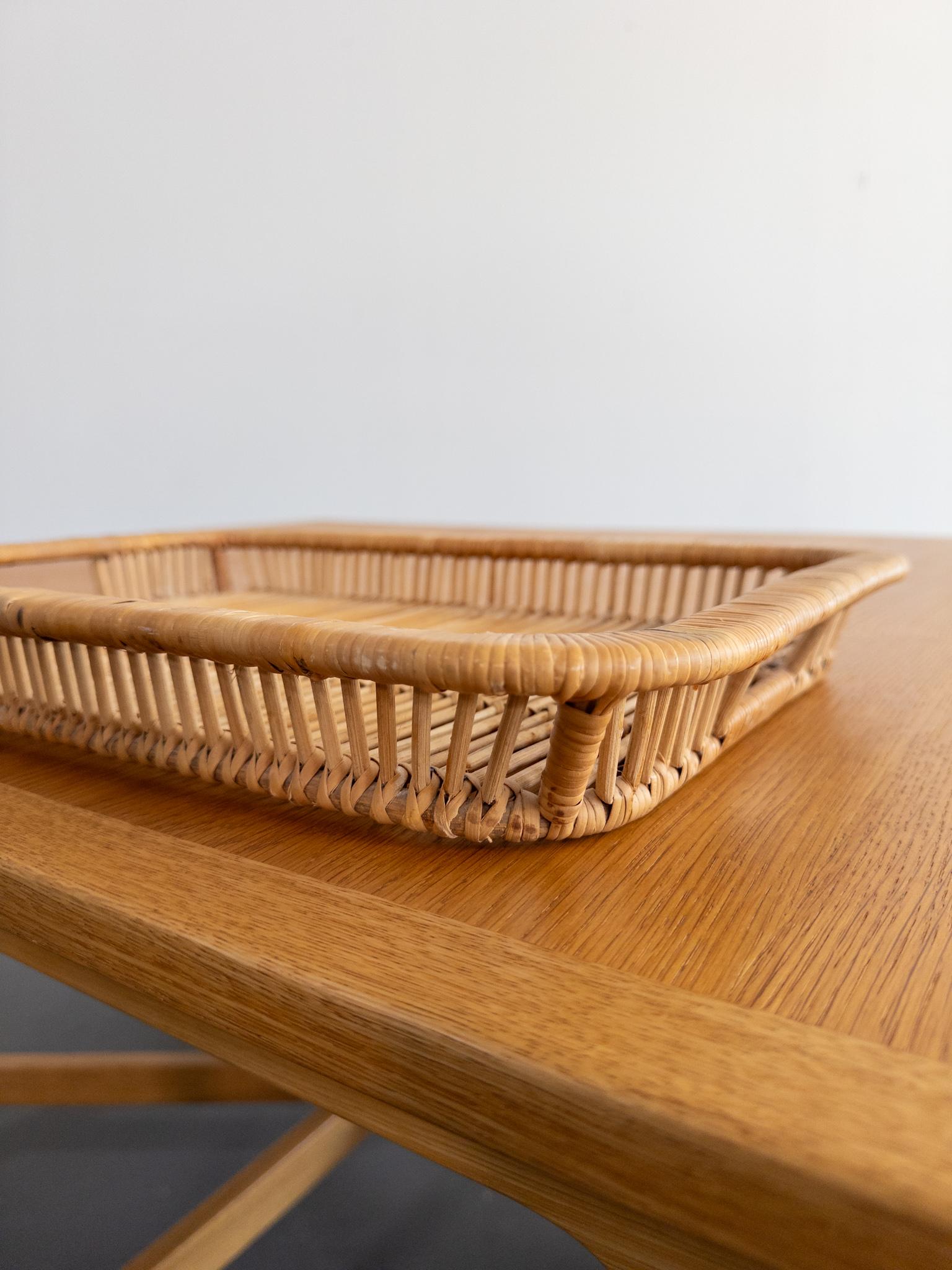 Vintage-Rattan-Tablett von Artek, Finnland, 1950-60er Jahre (Mitte des 20. Jahrhunderts) im Angebot