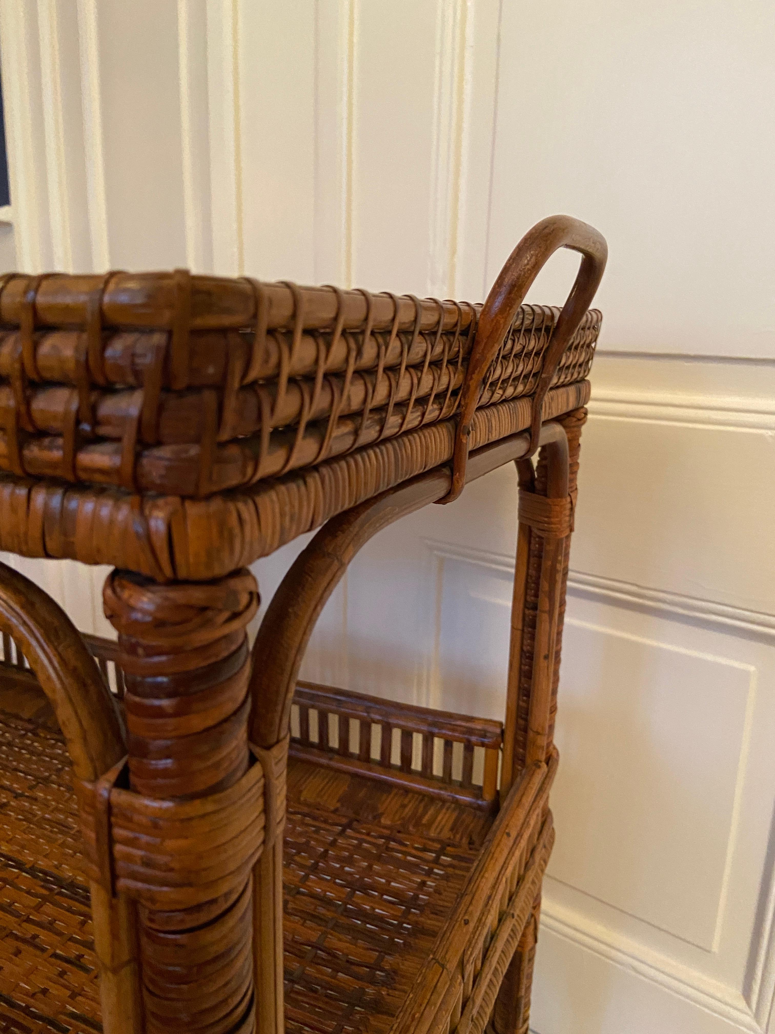 Vintage Rattan Tray Table with Elegant Woven Details, France 1930's In Good Condition In Copenhagen K, DK
