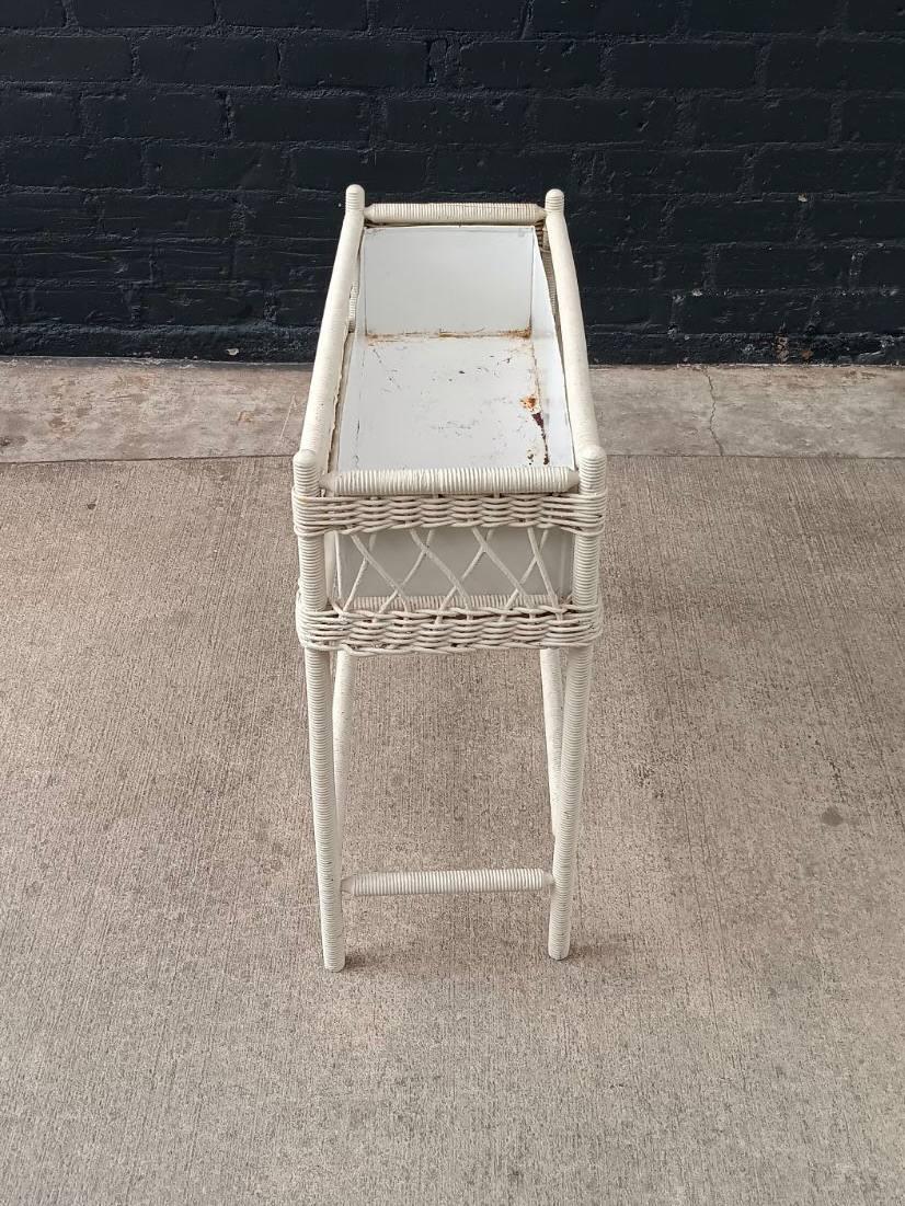 Vintage Rattan Wicker Planter Stand with Metal Liner In Good Condition In Los Angeles, CA