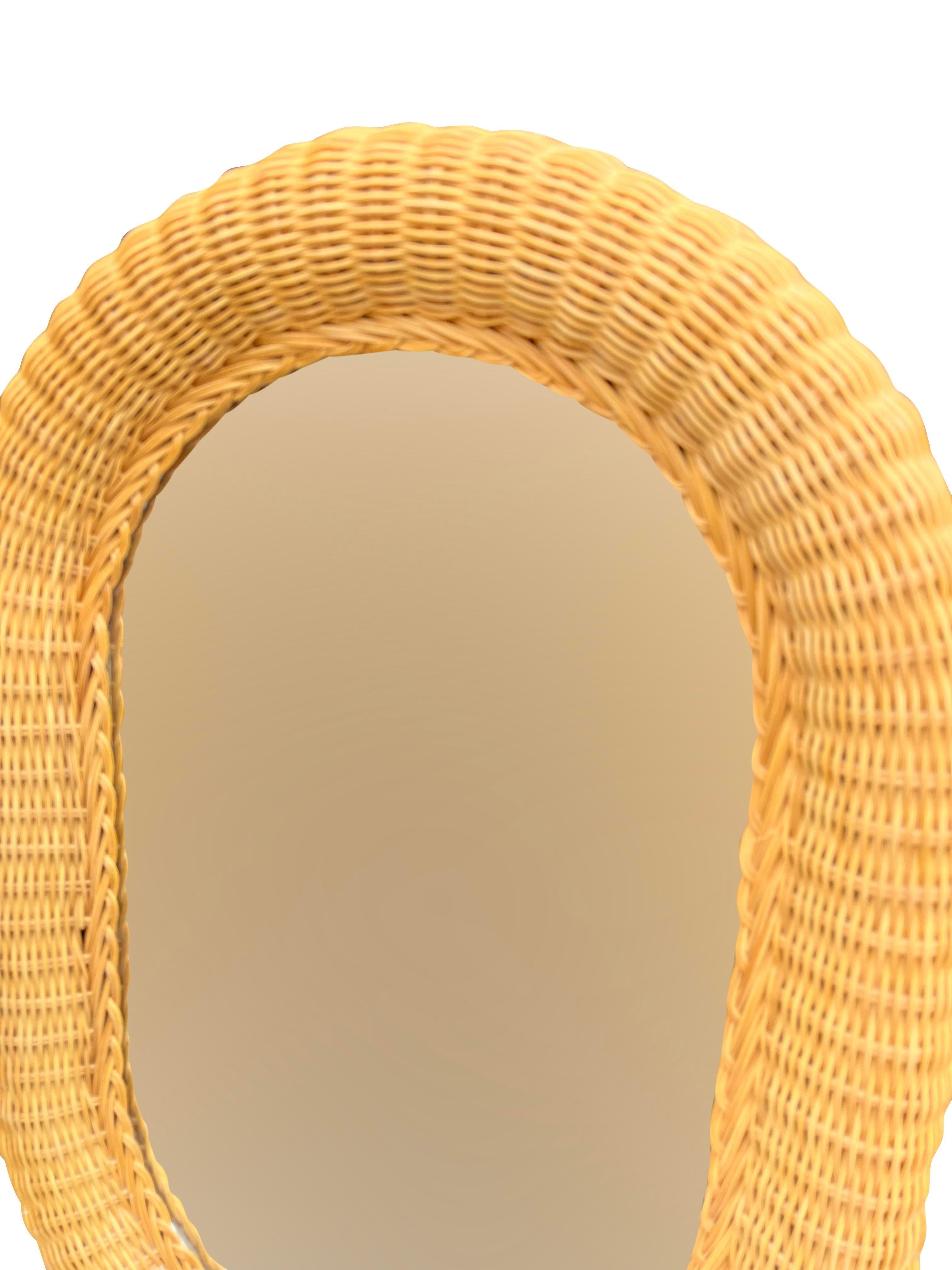 Fine XX secolo Specchio da parete in vimini e rattan vintage in stile Coastal Boho Chic in vendita