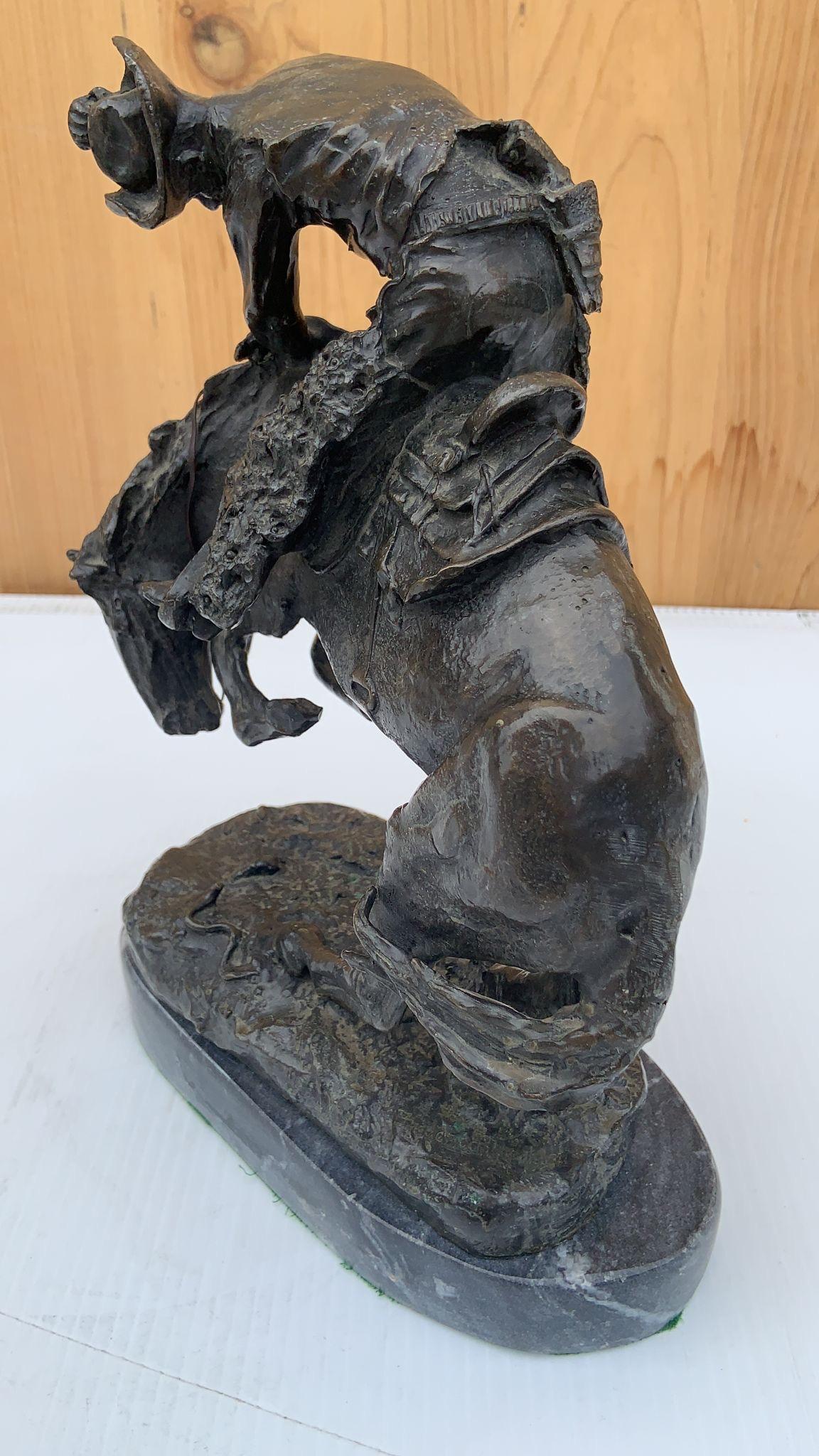 Milieu du XXe siècle Statue de sculpture vintage en forme de serpent par Frederic Remington en vente