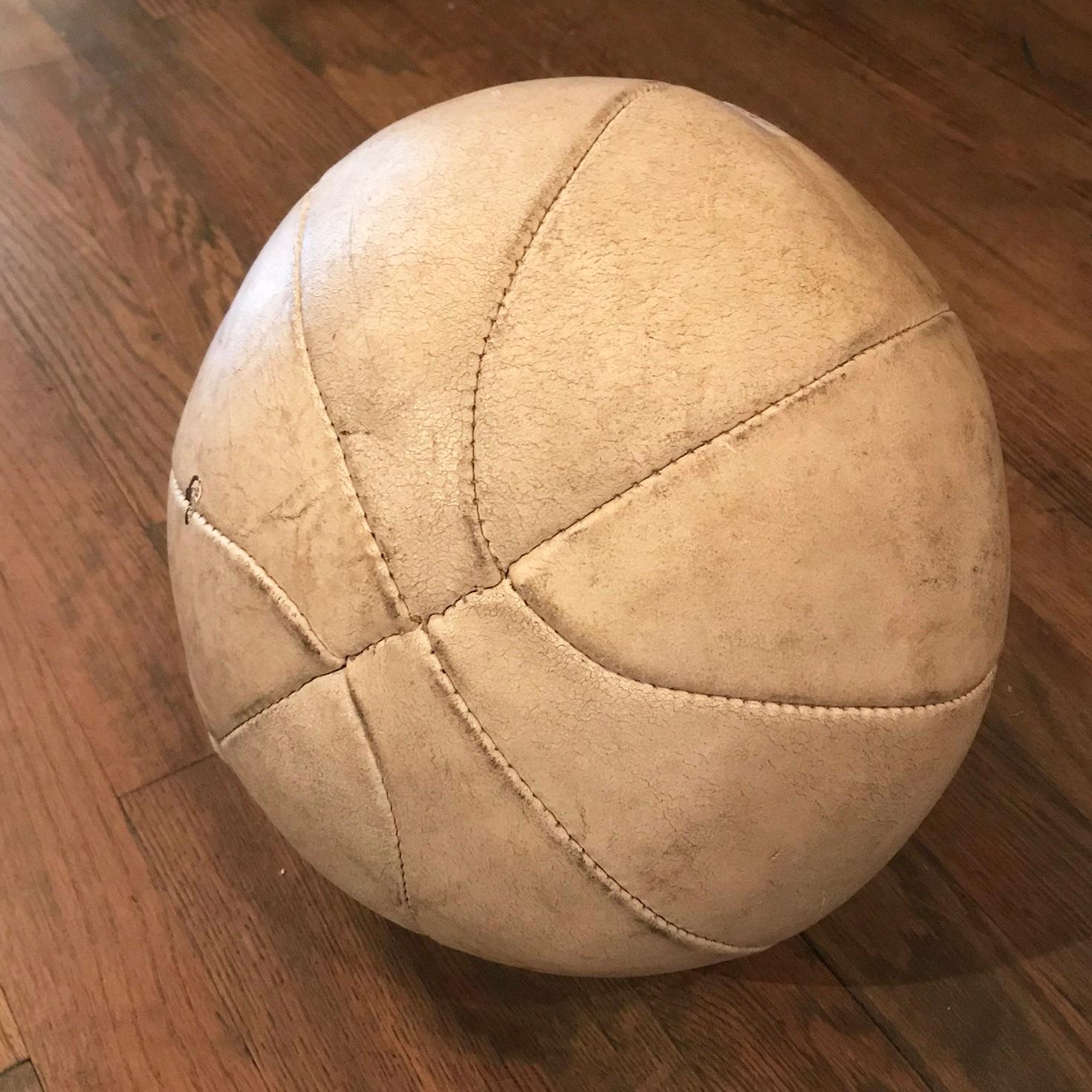 Vintage Rawlings White Leather Medicine Ball In Good Condition In Brooklyn, NY