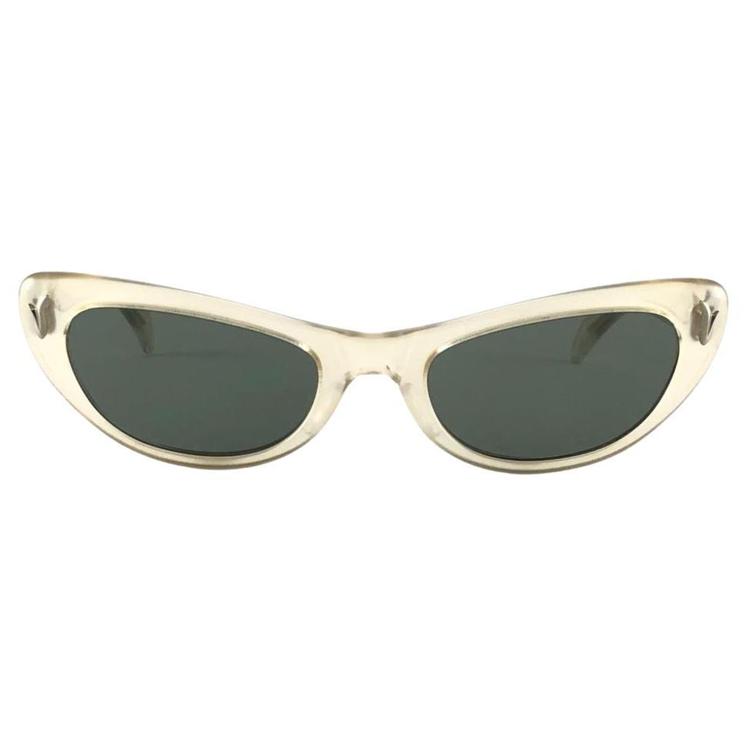 Vintage Ray Ban Alita Cat Eye 1950 Mid Century Pearled B&L USA Sunglasses  For Sale at 1stDibs | cat eye raybans