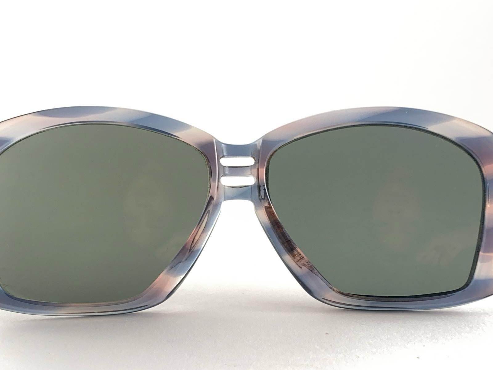 Vintage Ray Ban Bausch & Lomb Sydney Translucent Grey Made in USA Sunglasses In Excellent Condition For Sale In Baleares, Baleares