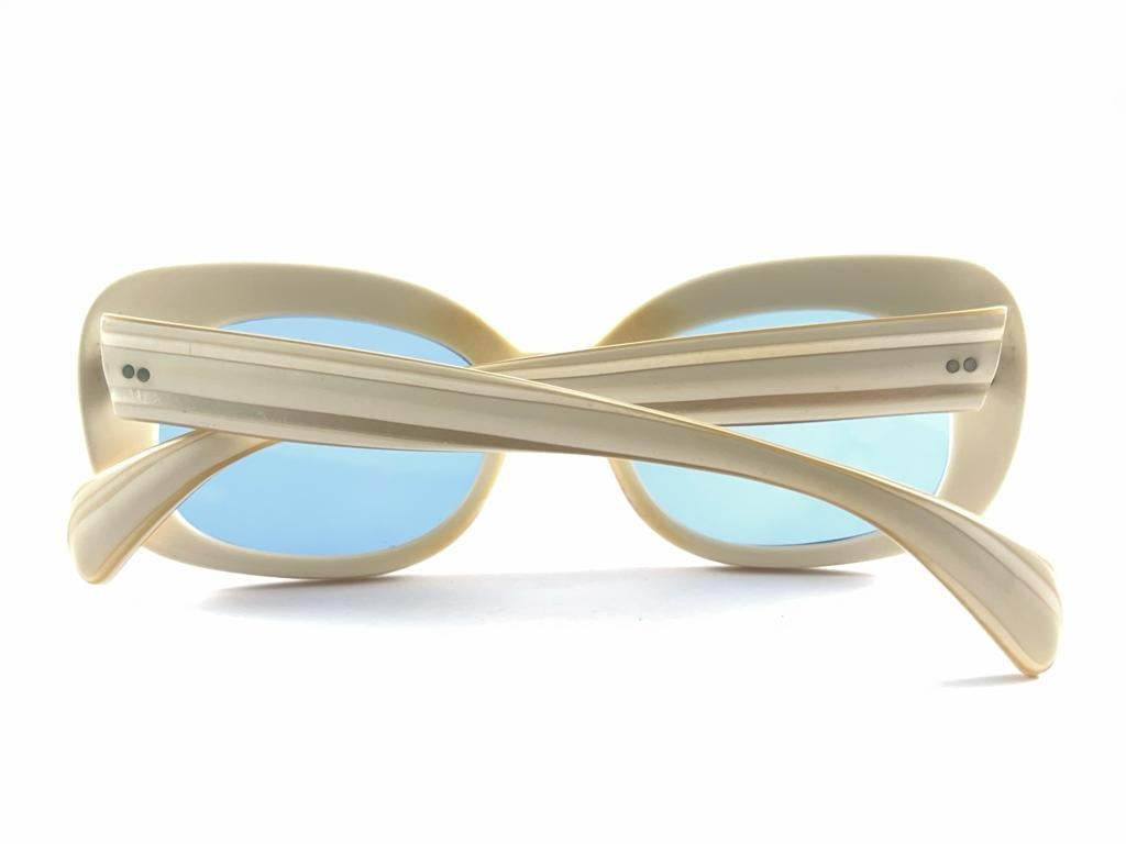 Women's or Men's Vintage Ray Ban Danette 1960'S Midcentury Grey Lenses Usa B&L Sunglasses For Sale