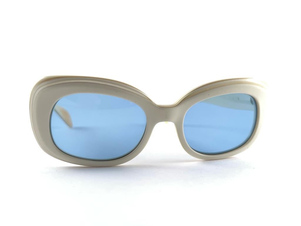 Vintage Ray Ban Danette 1960'S Midcentury Grey Lenses Usa B&L Sunglasses For Sale 4