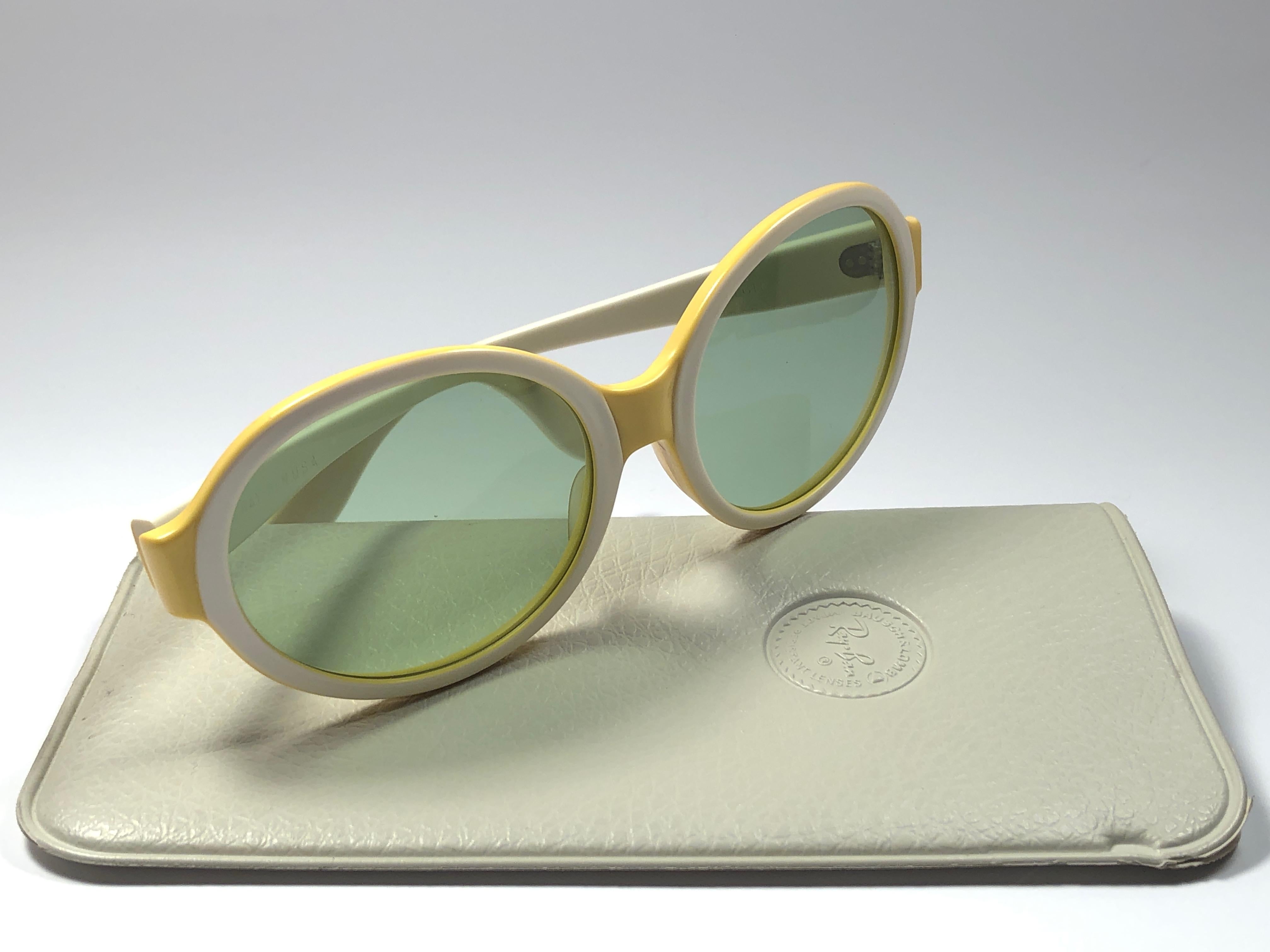 Vintage Ray Ban Ketch Oval Beige / Yellow 1970 B&L USA Sunglasses In New Condition In Baleares, Baleares