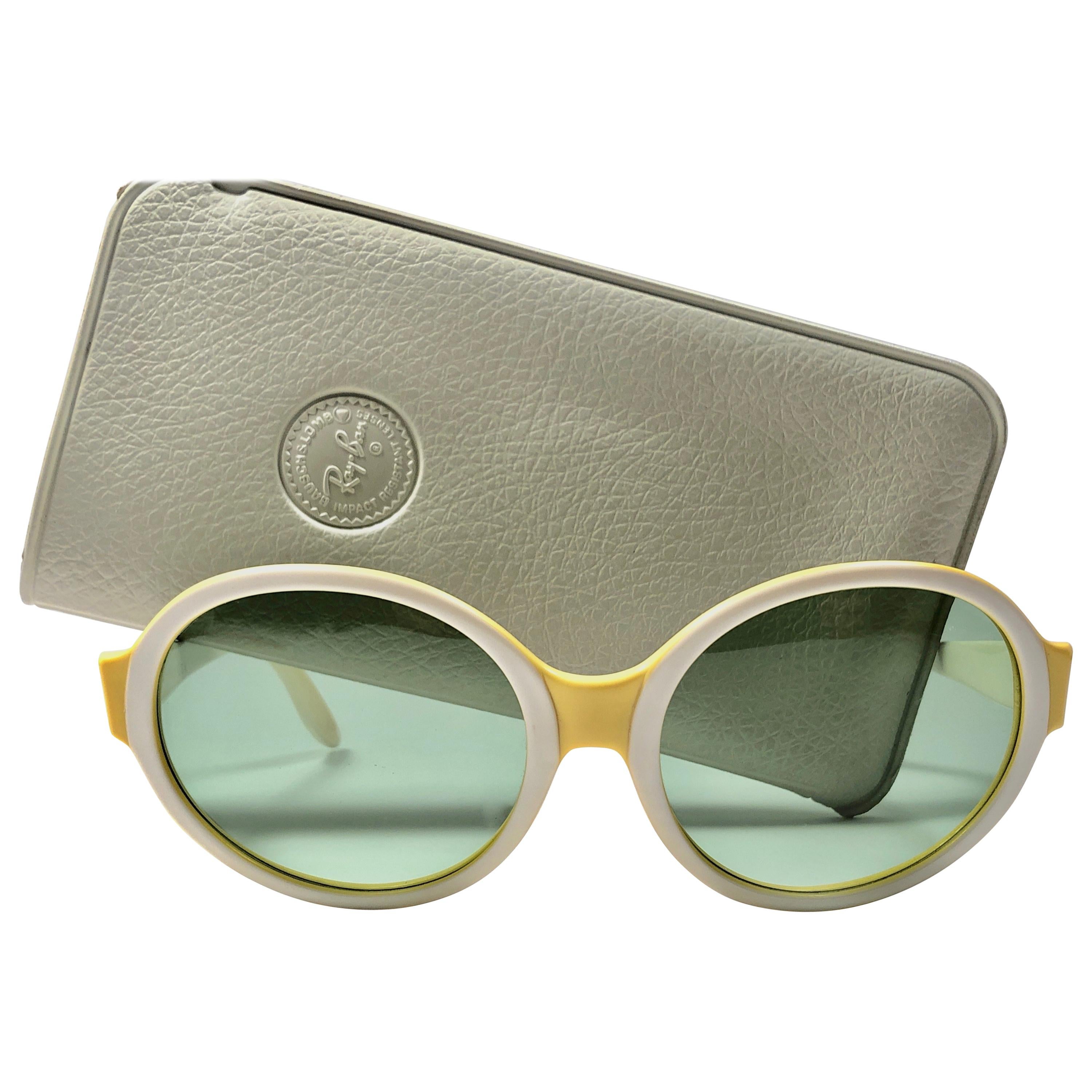 Vintage Ray Ban Ketch Oval Beige / Yellow 1970 B&L USA Sunglasses