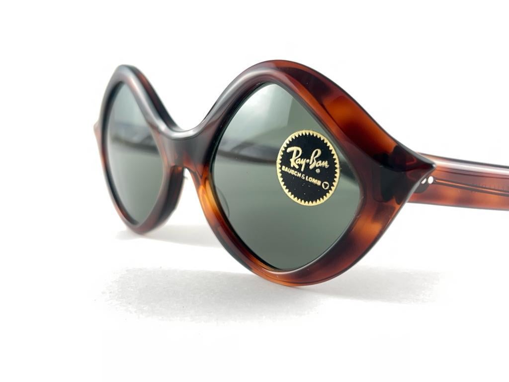 Vintage Ray Ban Tamarin Tortoise 1960's Mid Century G15 Lens USA B&L Sunglasses For Sale 3