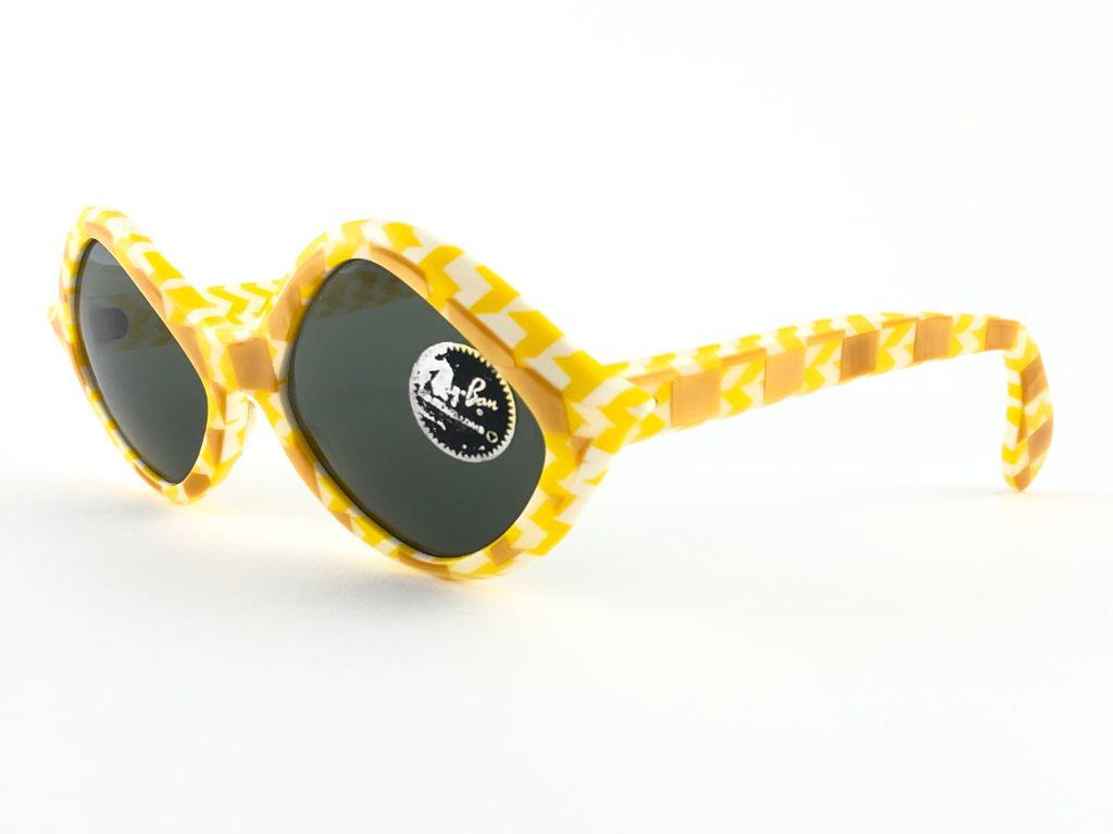 Occhiali da sole vintage Ray Ban Tamarin Yellow 1960's Mid Century G15 Lens USA B&L in vendita 2