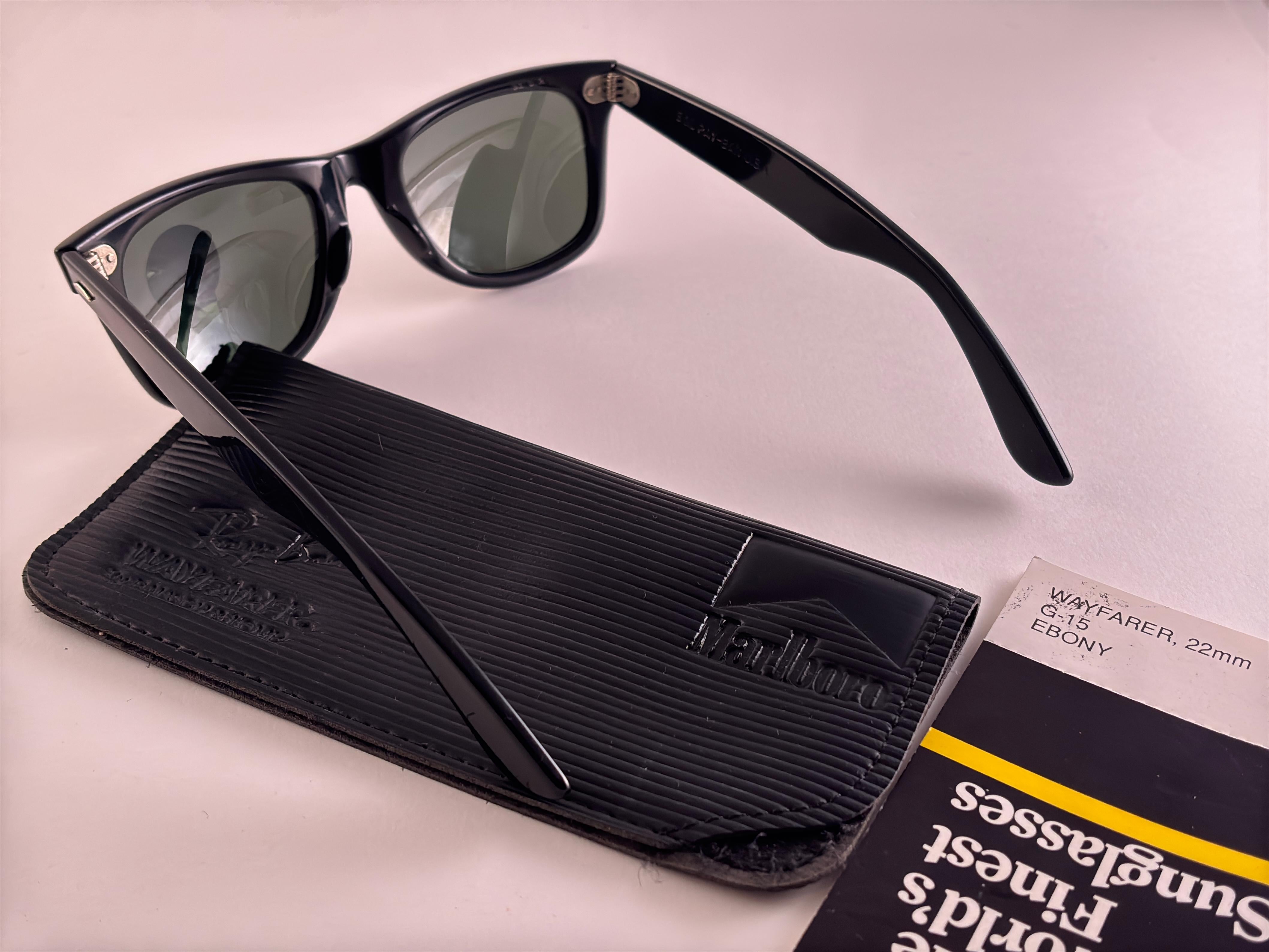 Noir Vintage Ray Ban The Wayfarer Marlboro Edition G15 Lens USA 1991 Sunglasses en vente