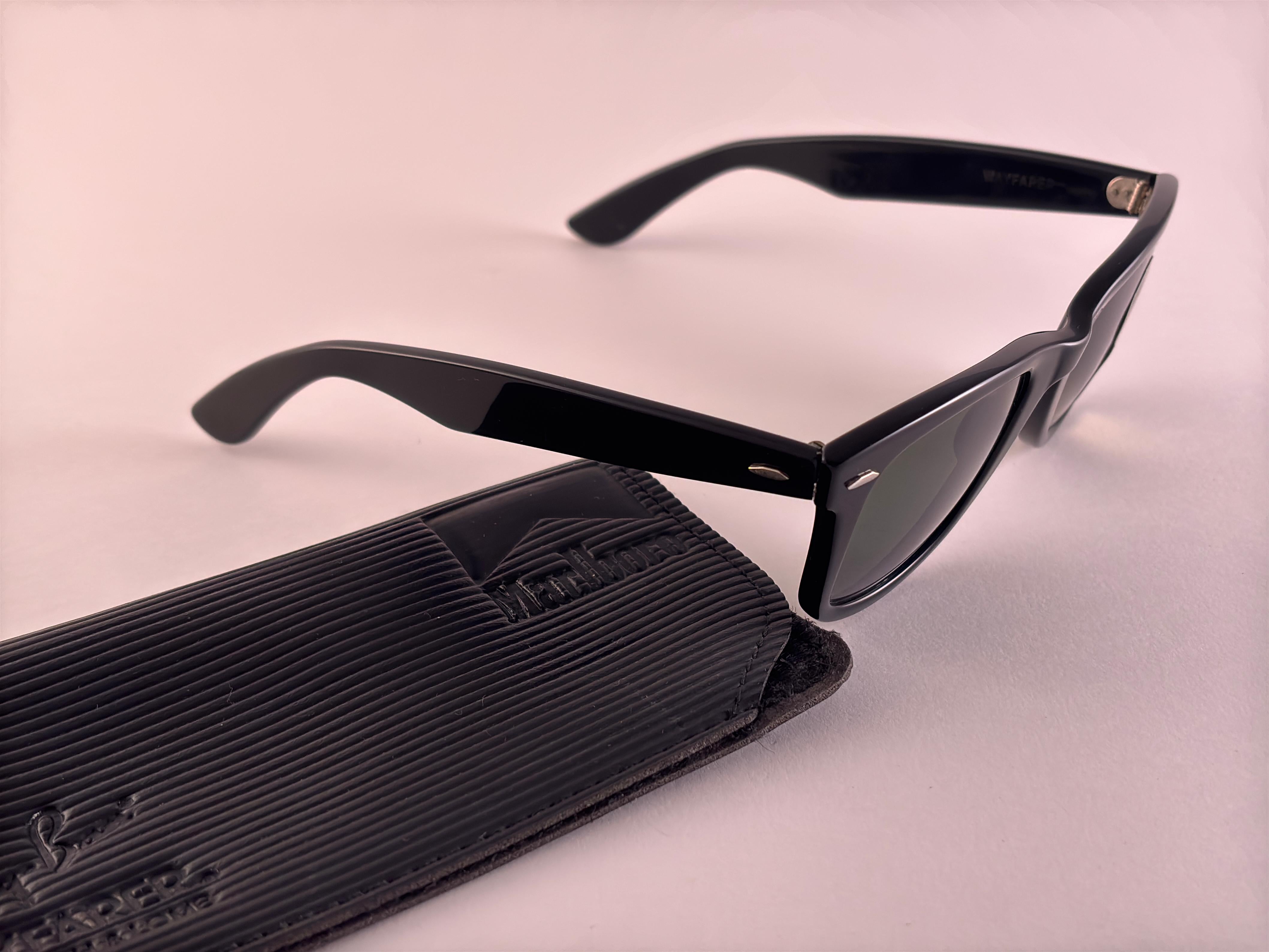 Vintage Ray Ban The Wayfarer Marlboro Edition G15 Lens USA 1991 Sunglasses en vente 2