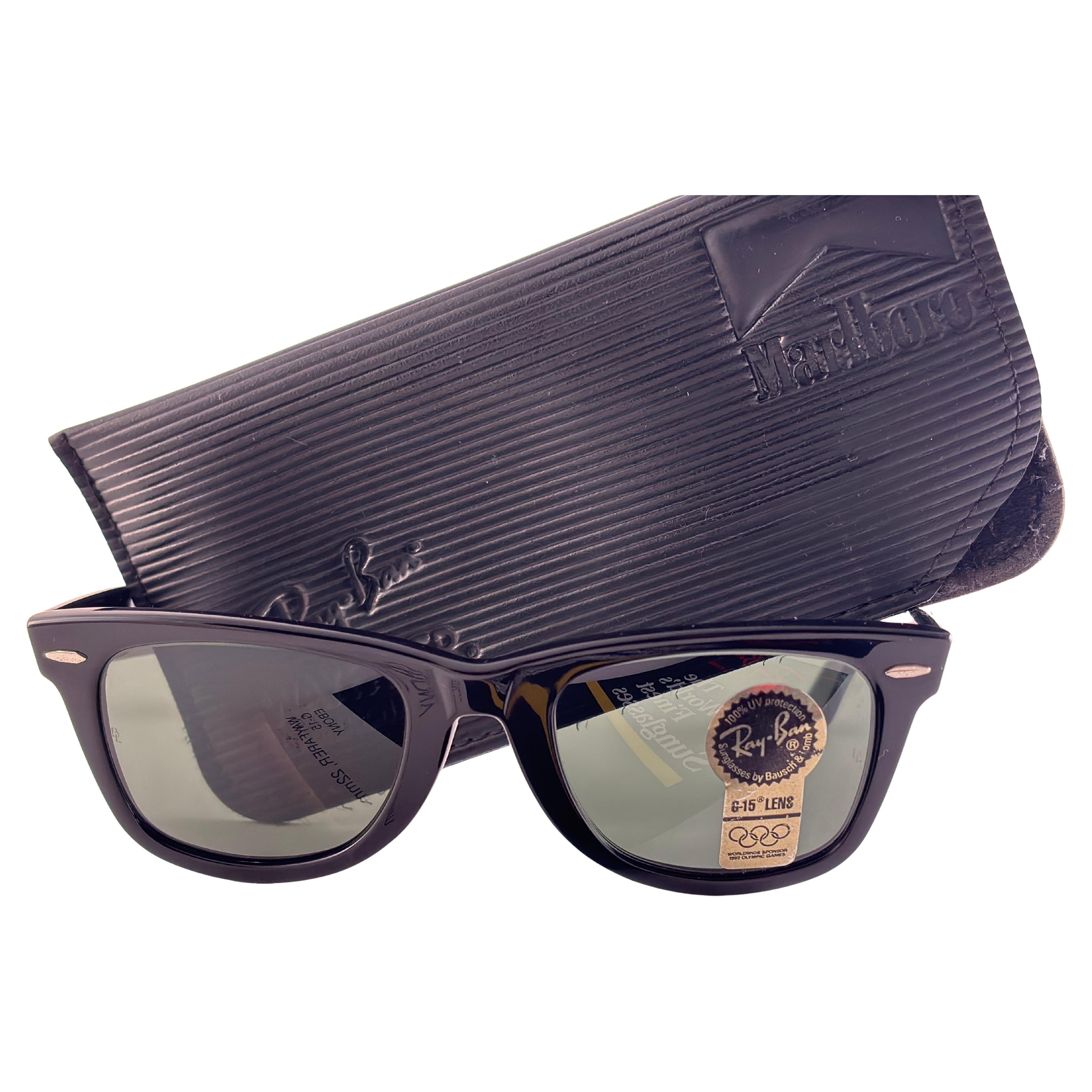 Vintage Ray Ban The Wayfarer Marlboro Edition G15 Lens USA 1991 Sunglasses en vente
