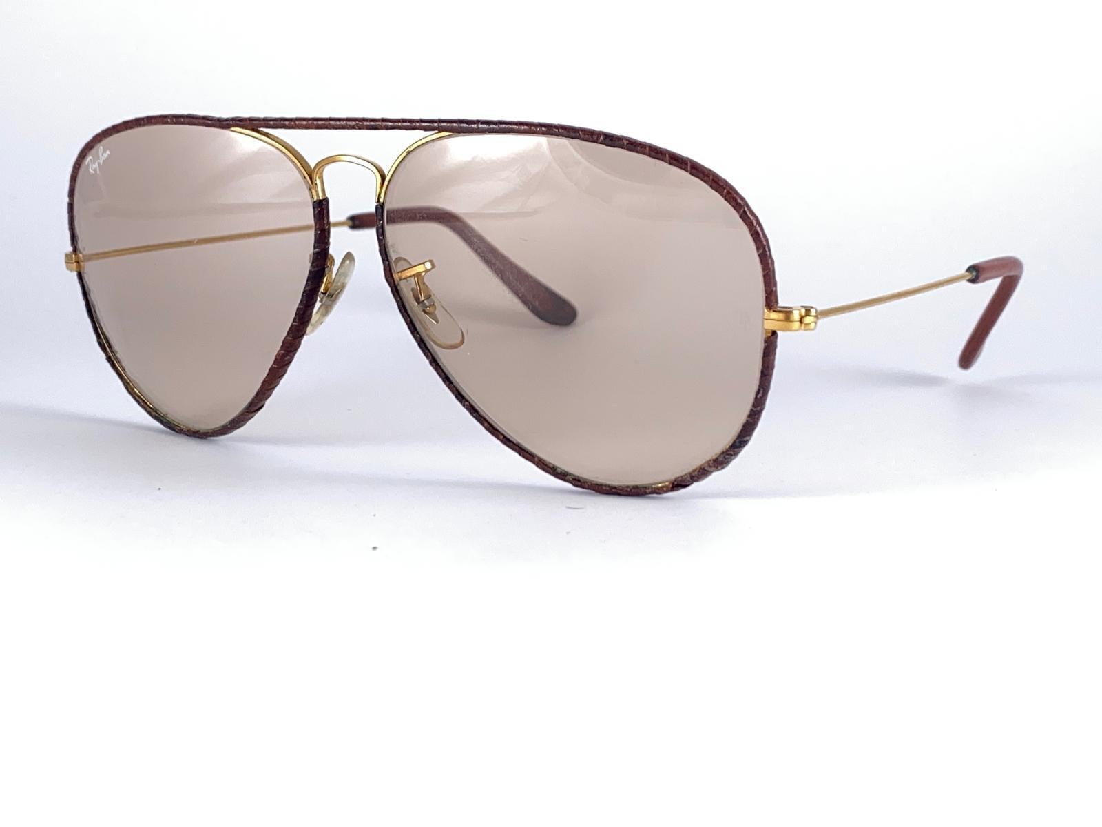 Vintage Ray Ban Vintage Brown Leathers Aviator 62 Changeable B&L Sunglasses In New Condition For Sale In Baleares, Baleares