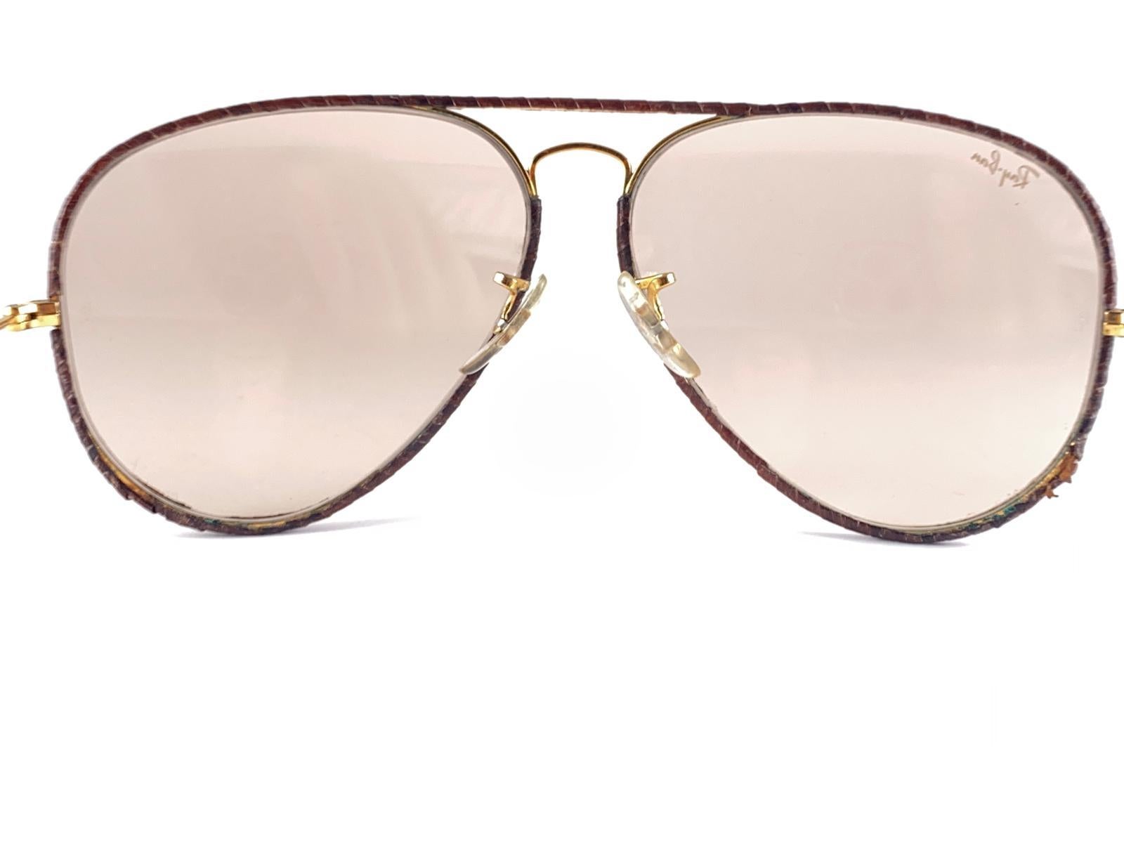 Women's or Men's Vintage Ray Ban Vintage Brown Leathers Aviator 62 Changeable B&L Sunglasses For Sale