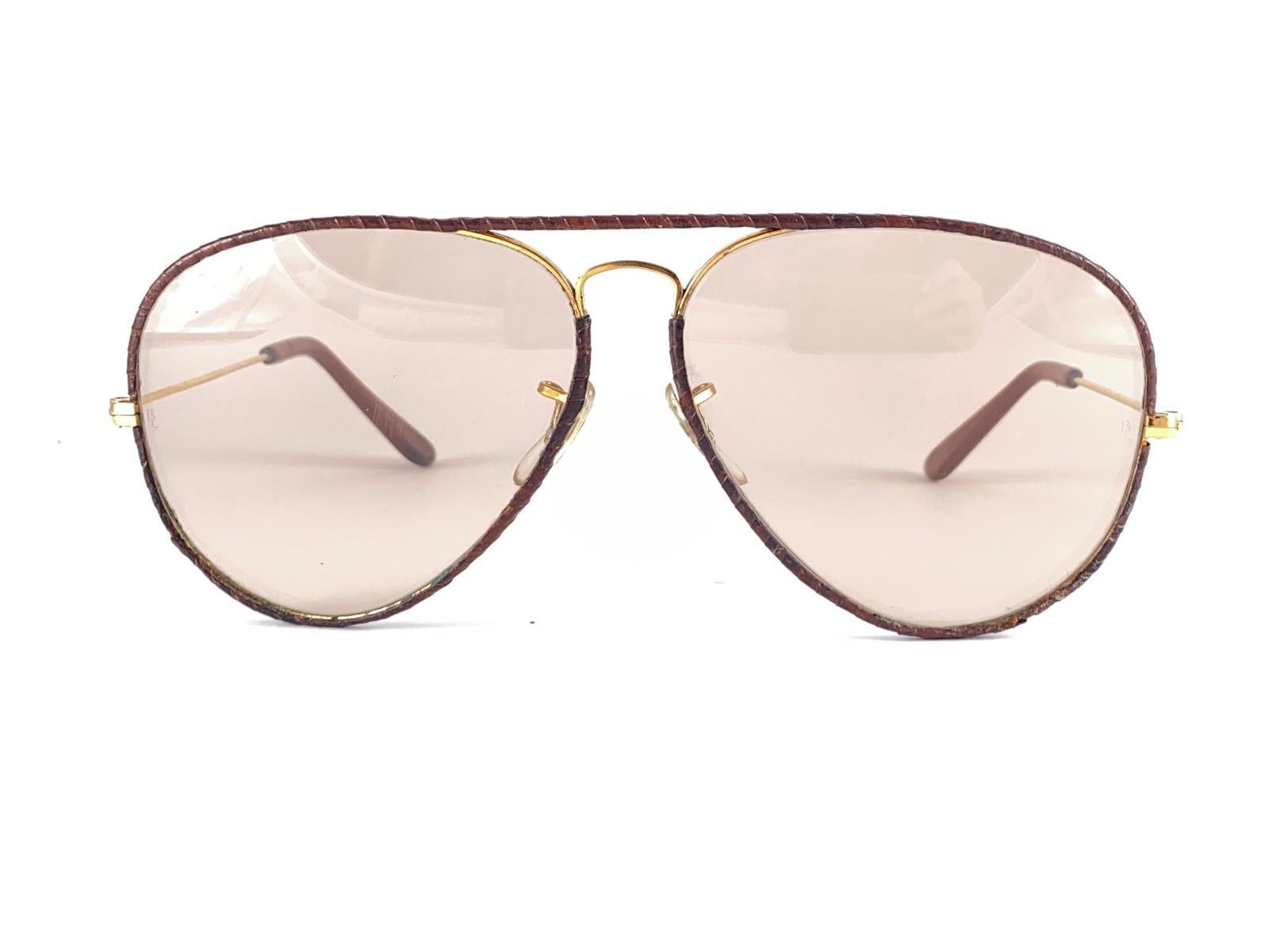 Vintage Ray Ban Vintage Brown Leathers Aviator 62 Changeable B&L Sunglasses For Sale 4